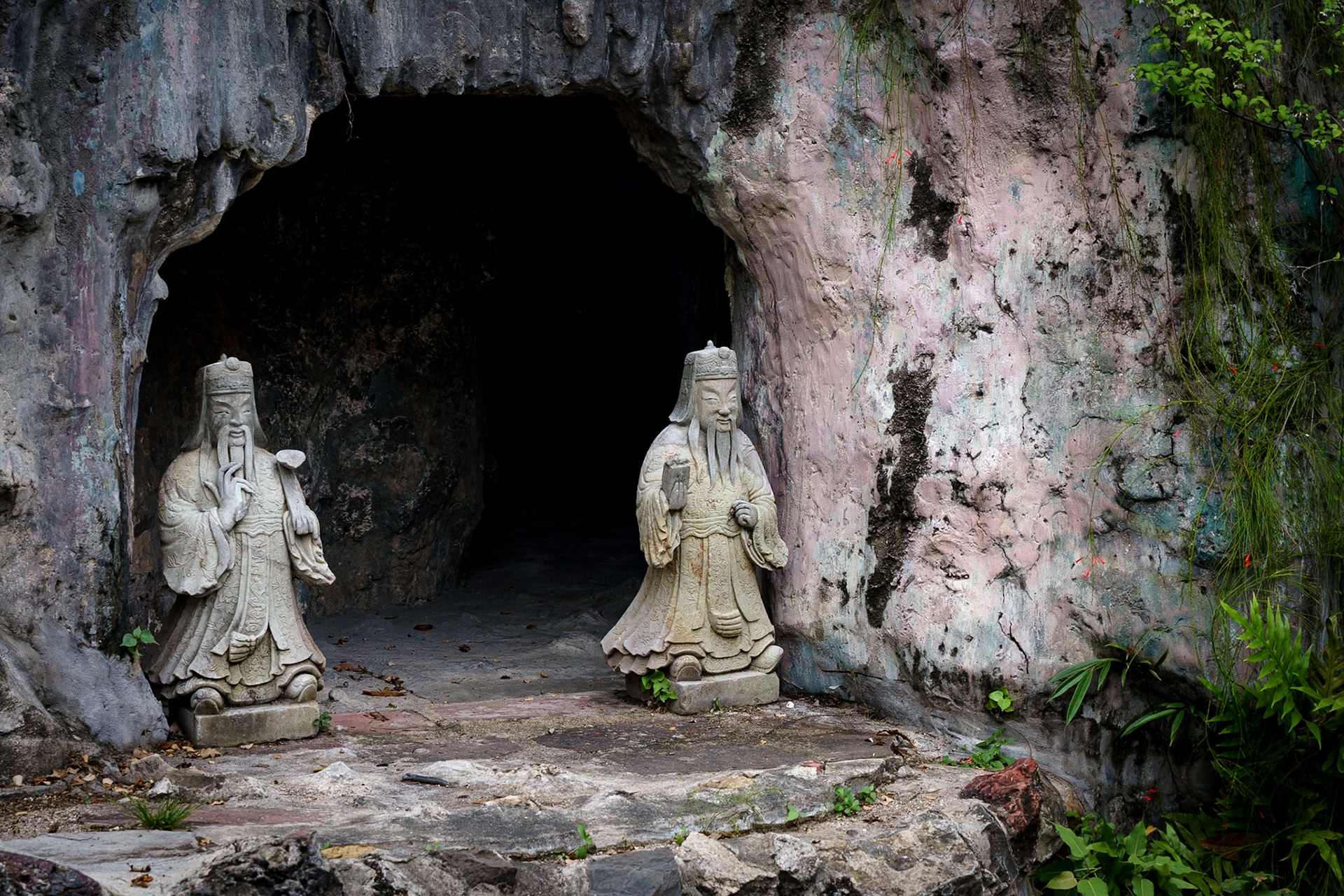 Wat Prayurawongsawat Garden