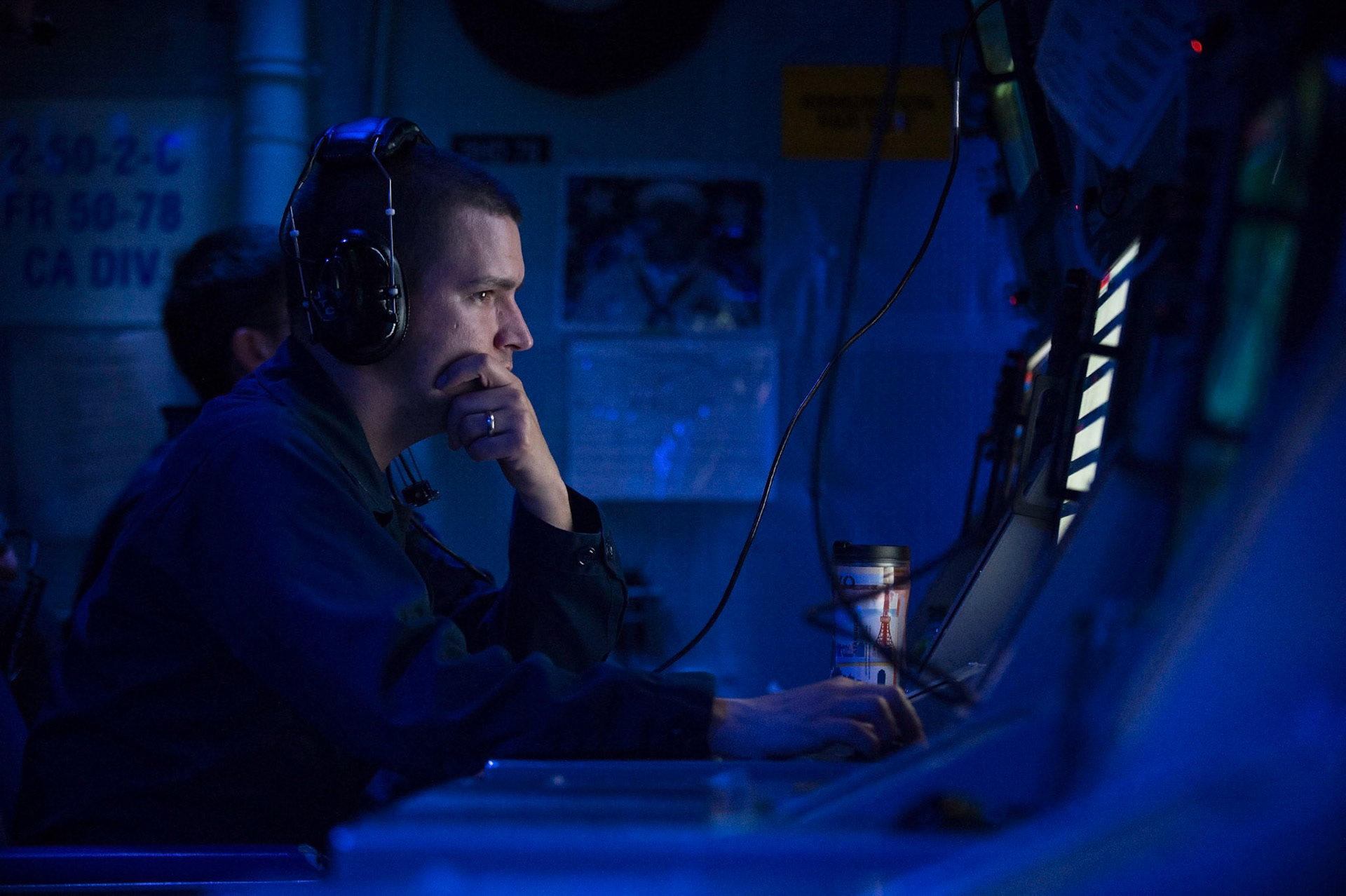 130930-N-TX154-064 EAST CHINA SEA (Sept. 30, 2013)