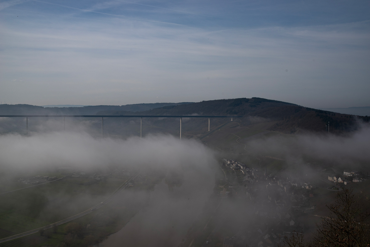 Hochmoselbrücke bij Ürzig en Zeltingen-Rachtig Duitsland