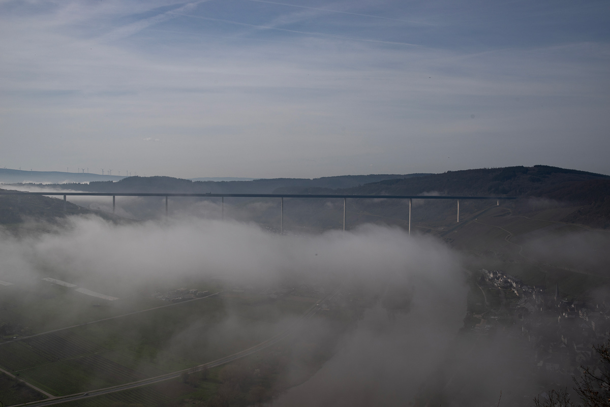 Hochmoselbrücke bij Ürzig en Zeltingen-Rachtig Duitsland