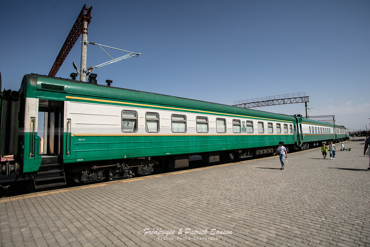 Train 056ЖА СКОРЫЙ at Khiva