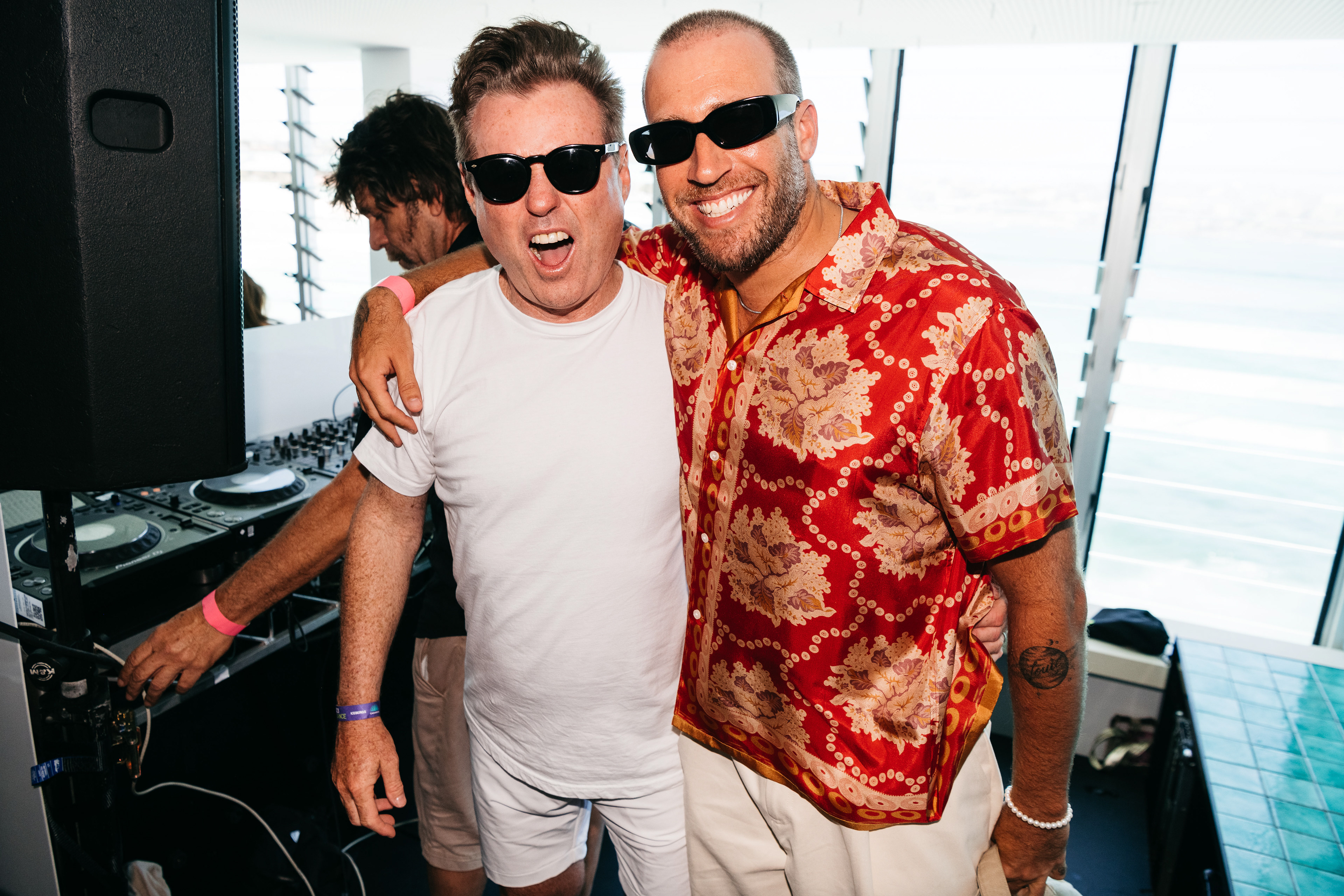 Iceburgs - New Years Day 2023 - Black Angus + Jimmy 2 Sox