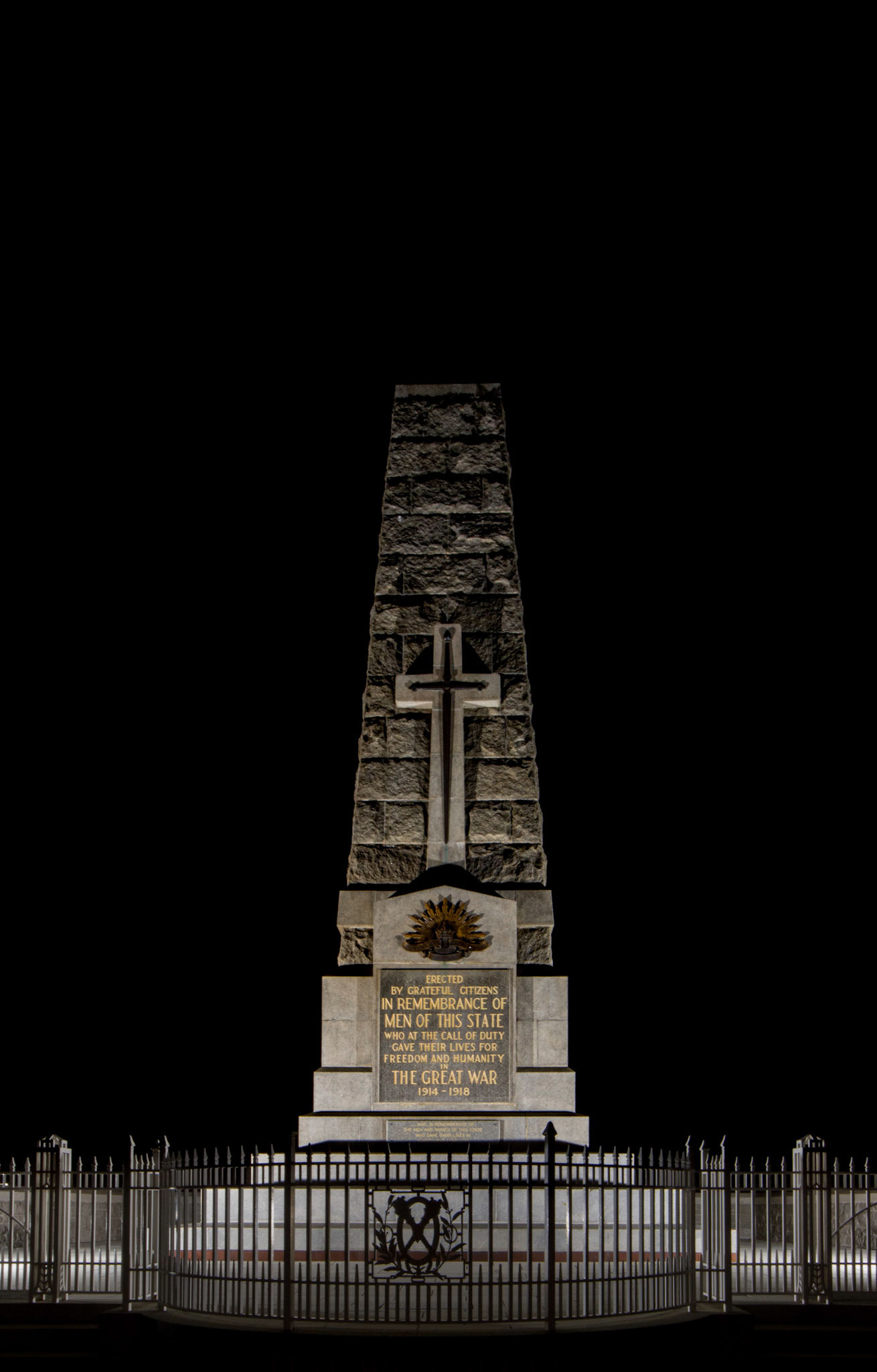 STATE WAR MEMORIAL KINGS PARK PERTH - WESTERN AUSTRALIA