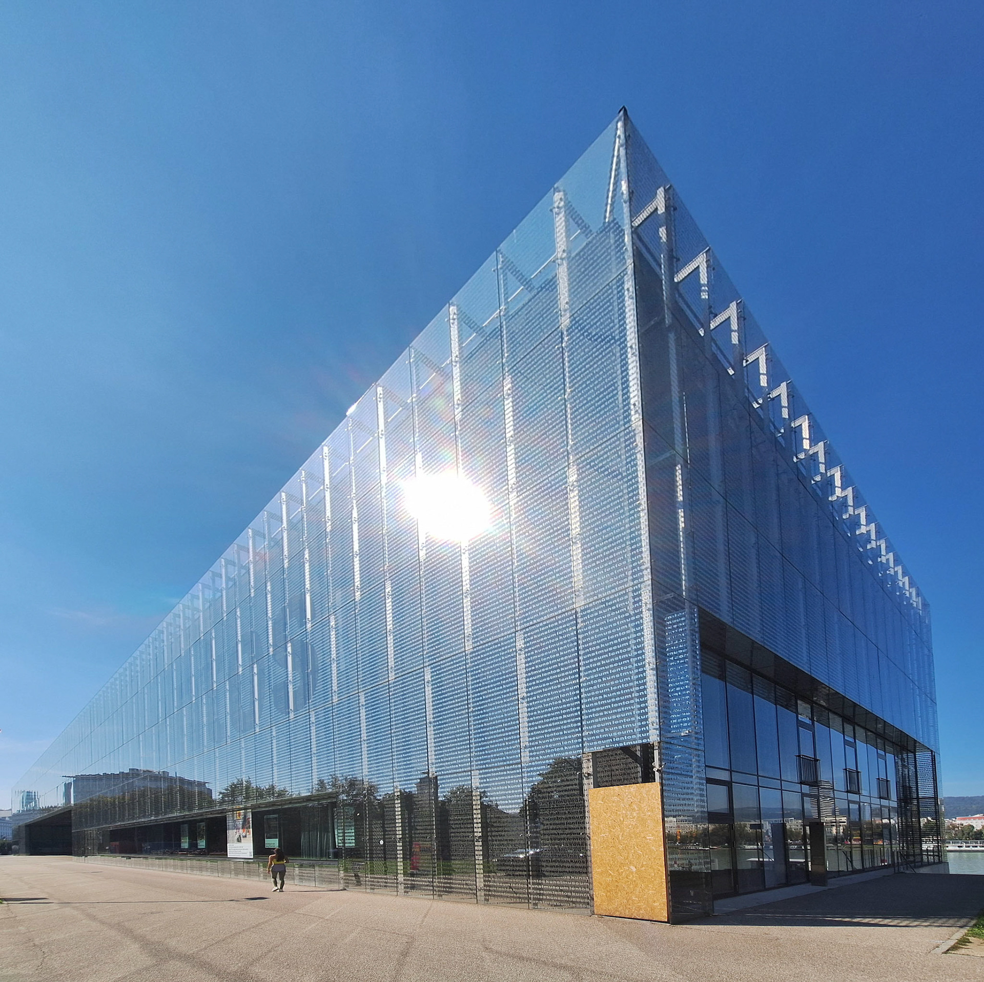 Johann Zavatzki "Lentos"