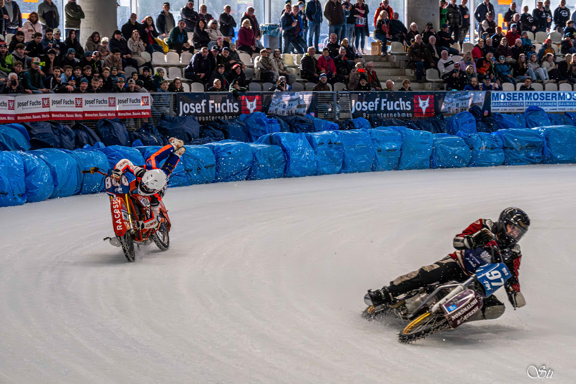 Eisspeedway-Rodeo von Jasper Iwema