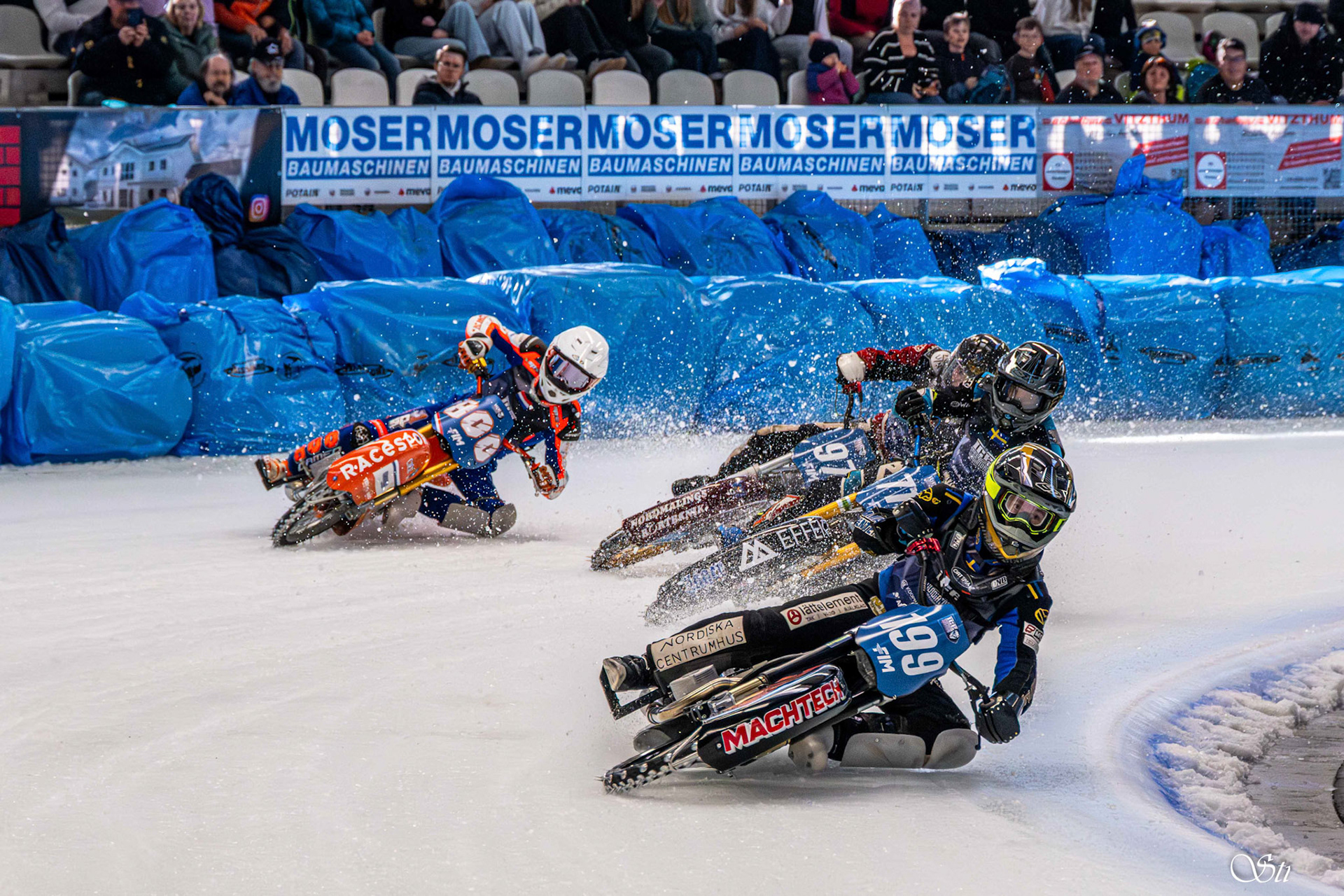 Eisspeedway-Rodeo von Jasper Iwema