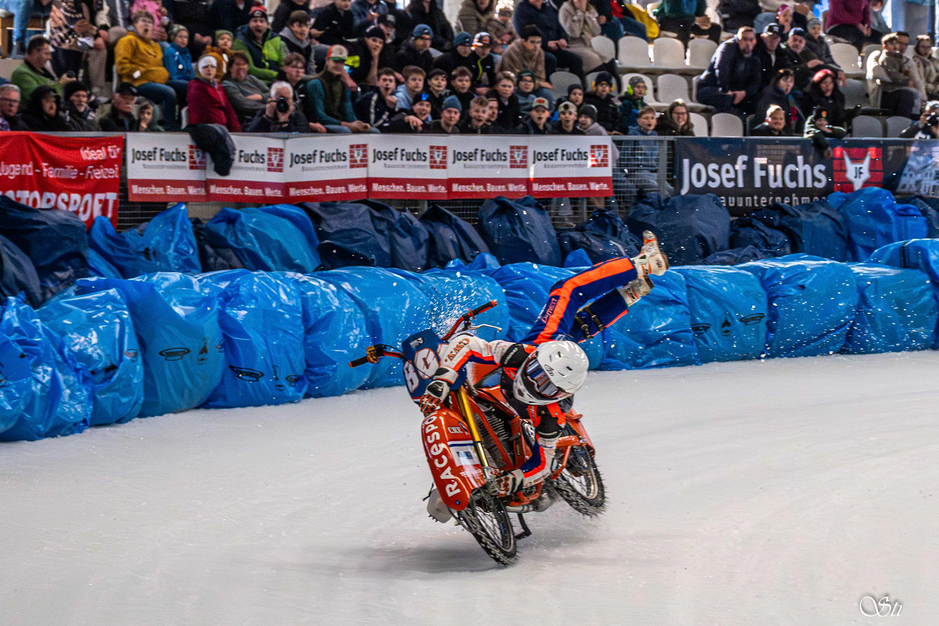 Eisspeedway-Rodeo von Jasper Iwema