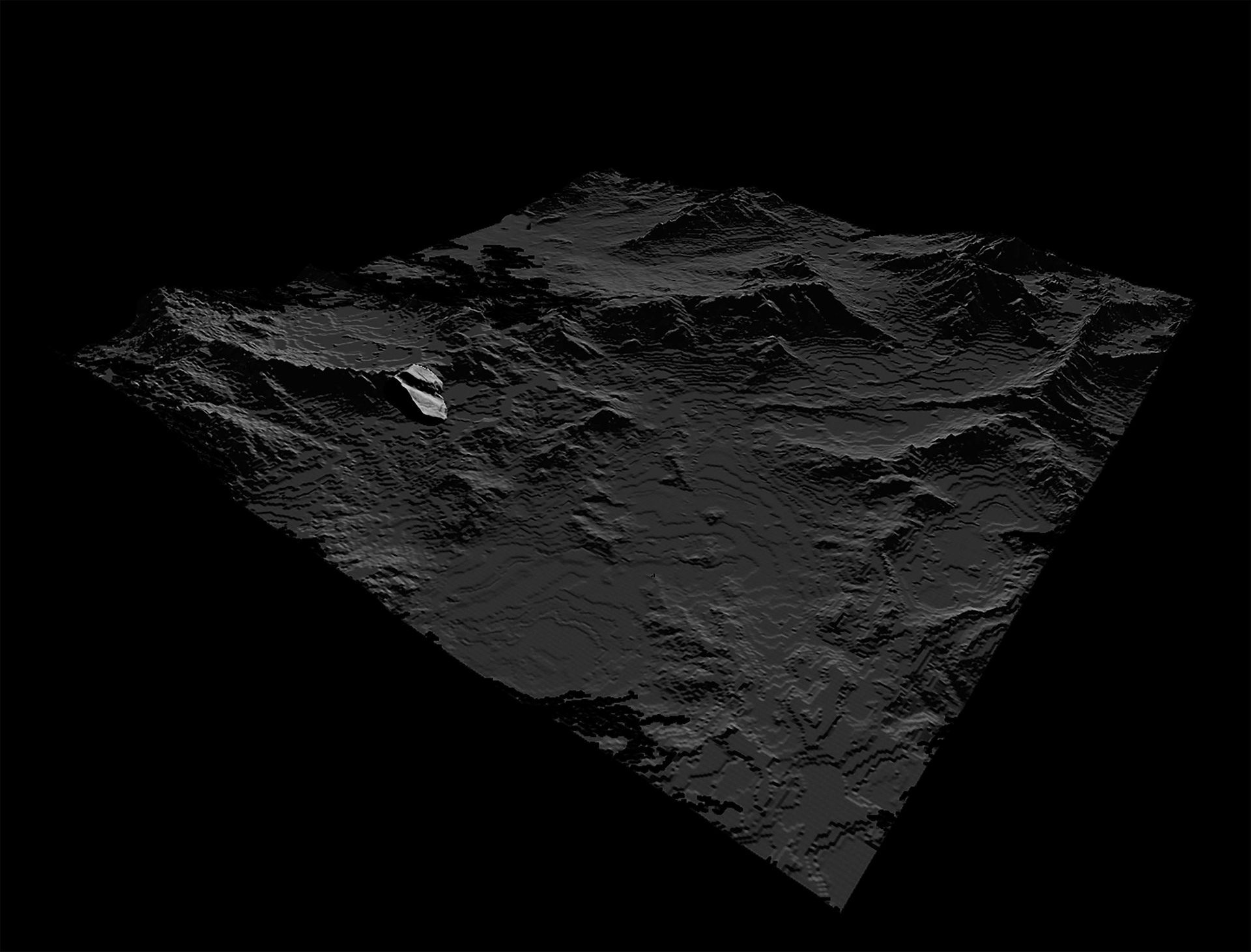 Thomas Gänszler, KONTINENT – Topographie Gesamt. Dreidimensionale Gesamtansicht einer algorithmisch generierten, rein virtuellen Landschaft. Die dunkle, quadratische Geländeoberfläche zeigt Gebirgsketten, Täler, Höhenzüge und komplexe Reliefstrukturen vor schwarzem Hintergrund. Die digitale Topografie bildet die räumliche Grundlage des fortlaufenden Kunstprojekts KONTINENT.