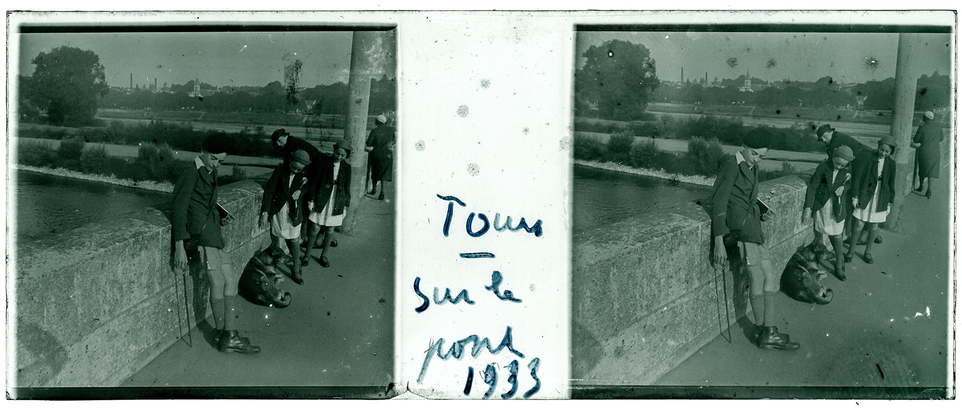 0955_ France-Tours - 1933 - "Tours - Sur le pont 1933"