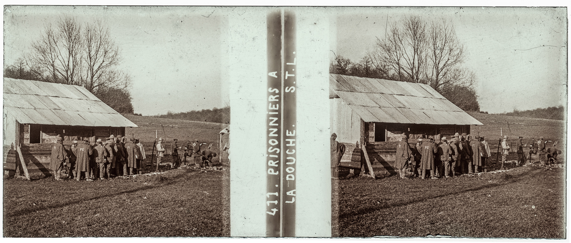 1848_ "411 - Prisonniers à la douche S.T.L."