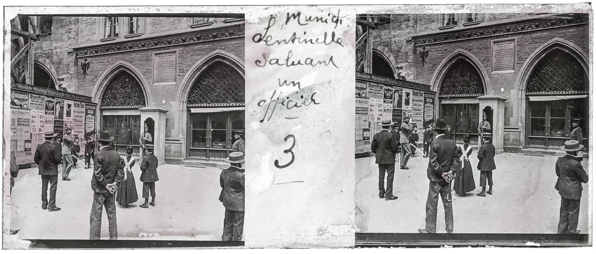 1310_ Allemagne-Munich Marienplatz - 1902 - "Munich Sentinelle saluant un officier - 3"