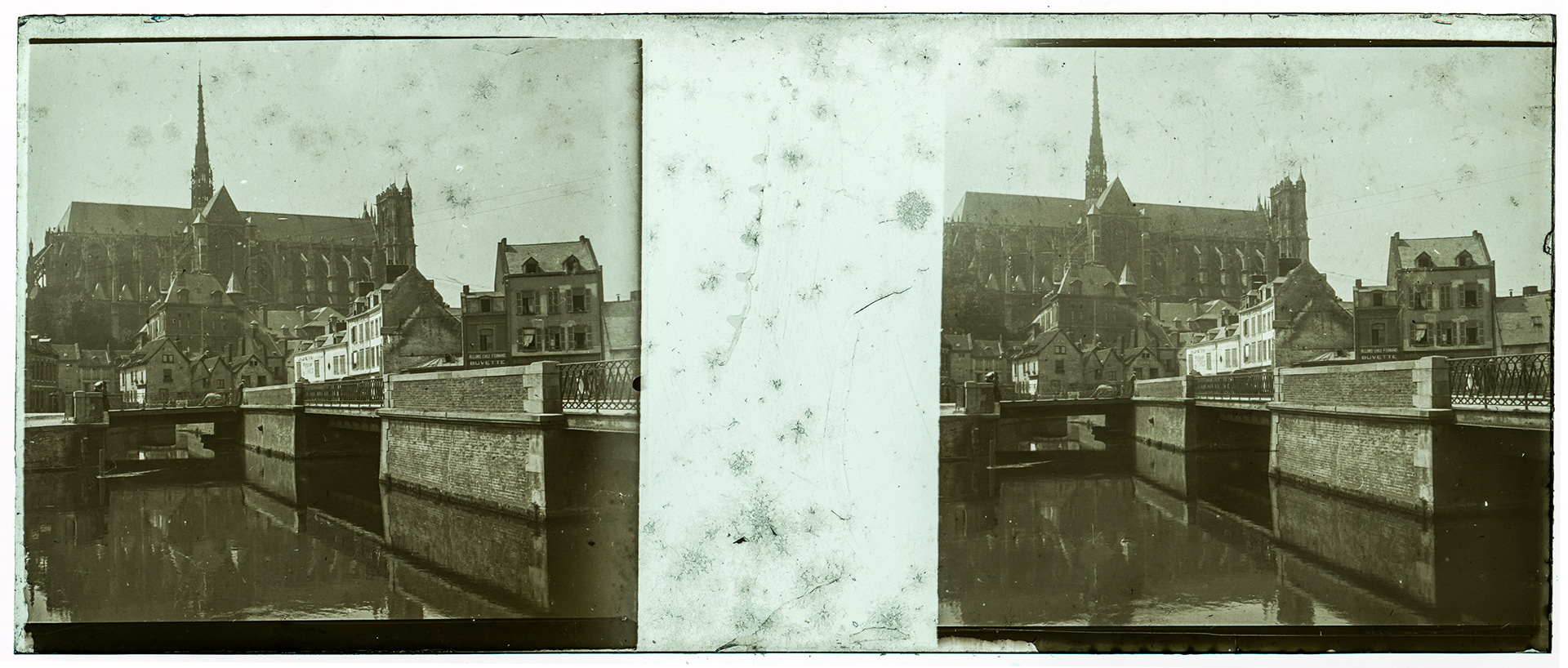 0048_ France-Amiens - La cathédrale vue du pont de la Somme