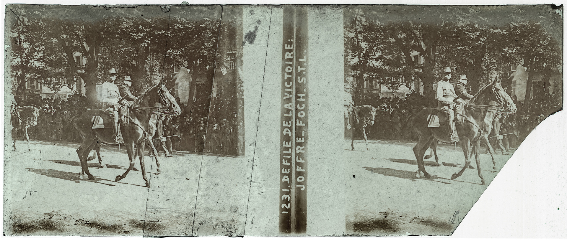 1571_ France-Paris Champs-Elysées - 14 juillet 1919 - "1231 - Défilé de la victoire : Joffre - Foche S.T.L."