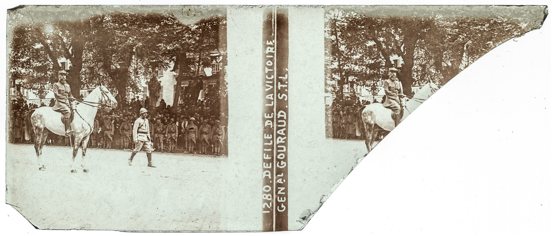 1573_ France-Paris Champs-Elysées - 14 juillet 1919 - "1280 - Défilé de la Victoire : Général Gouraud S.T.L."