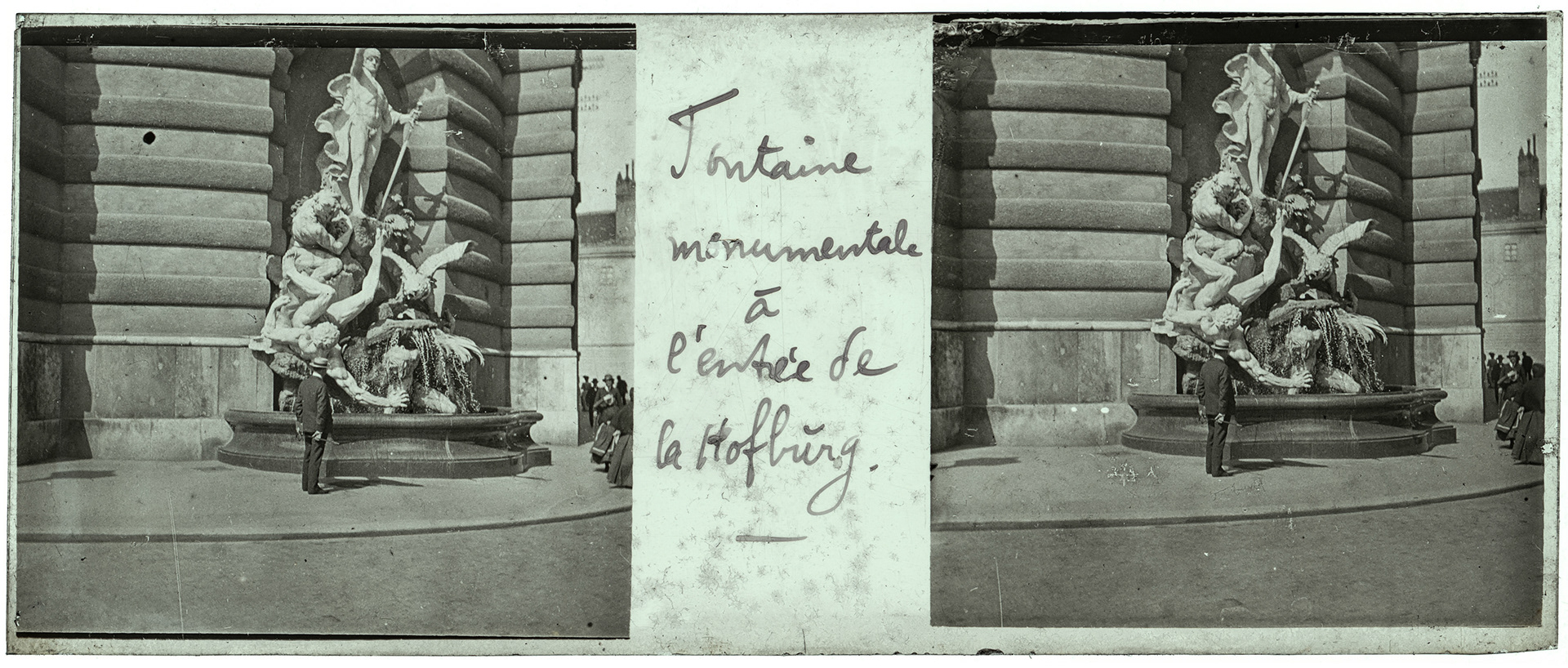 2133_ Autriche-Vienne palais Hofburg - 1902 - "Fontaine monumentale à l'entrée de la Hofbürg"