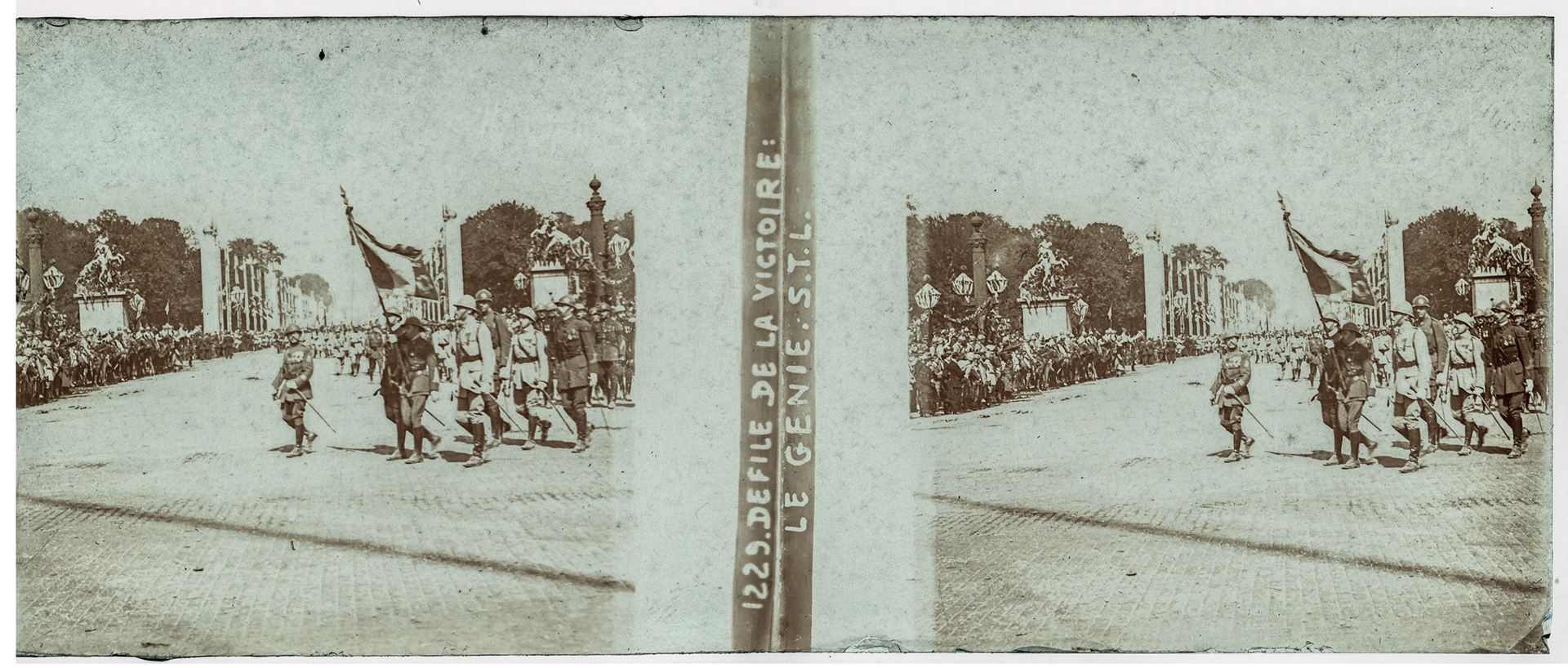 1299_ France-Paris Place de la Concorde - 14 juillet 1919 - "1229 Défilé de la Victoire : Le Génie S.T.L"
