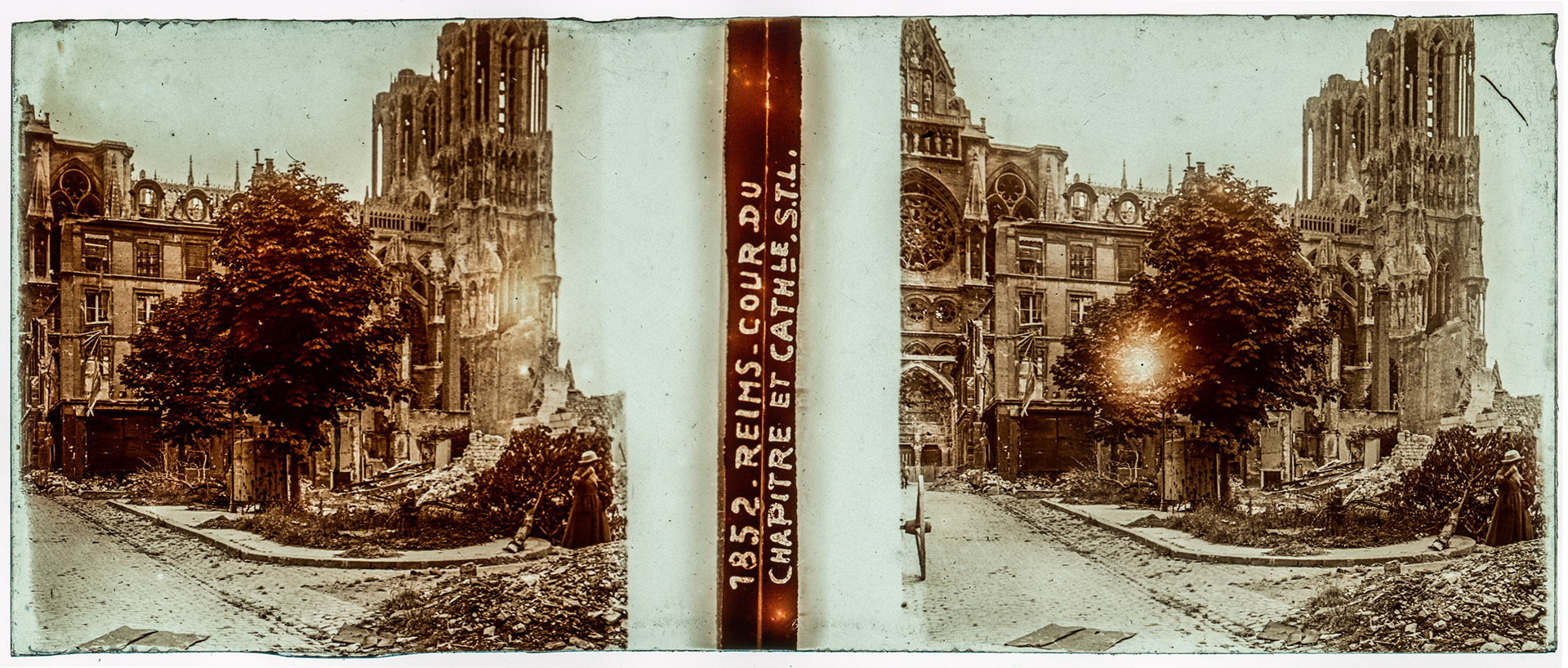 0307_ France-Reims - "1852 - Reims - Cour du chapitre et Cathédrale STL"