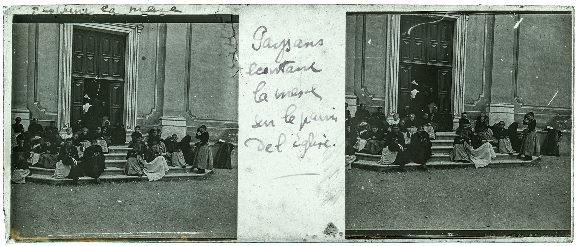 1502_ "Paysans écoutant la messe sur le parvies de l'Eglise"