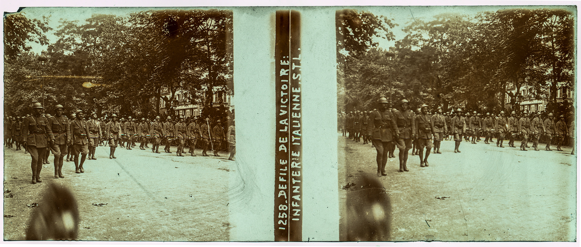 0116_ France-Paris - 14 juillet 1919 - "1258 Défilé de la Victoire : Infanterie Italienne STL"