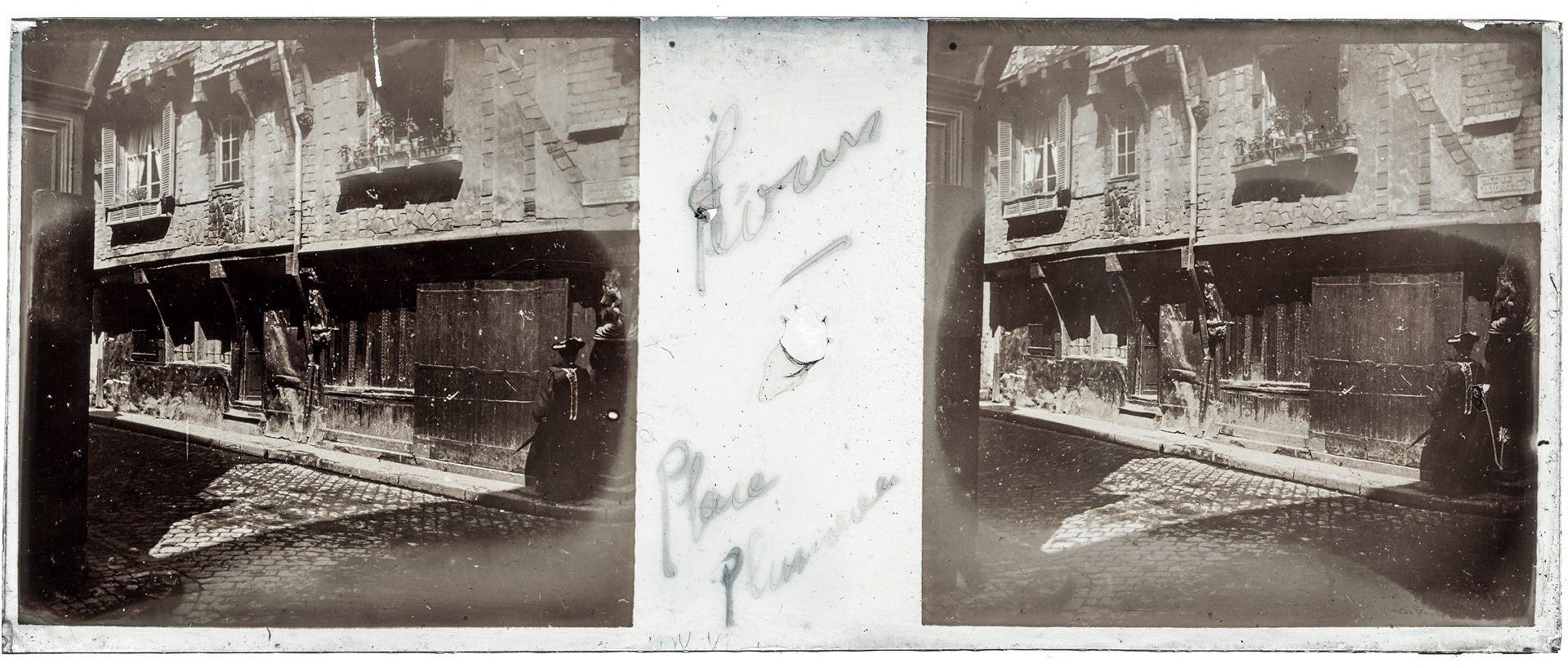 2103_ France-Tours place Plumereau - "Tours - Place plumereau"