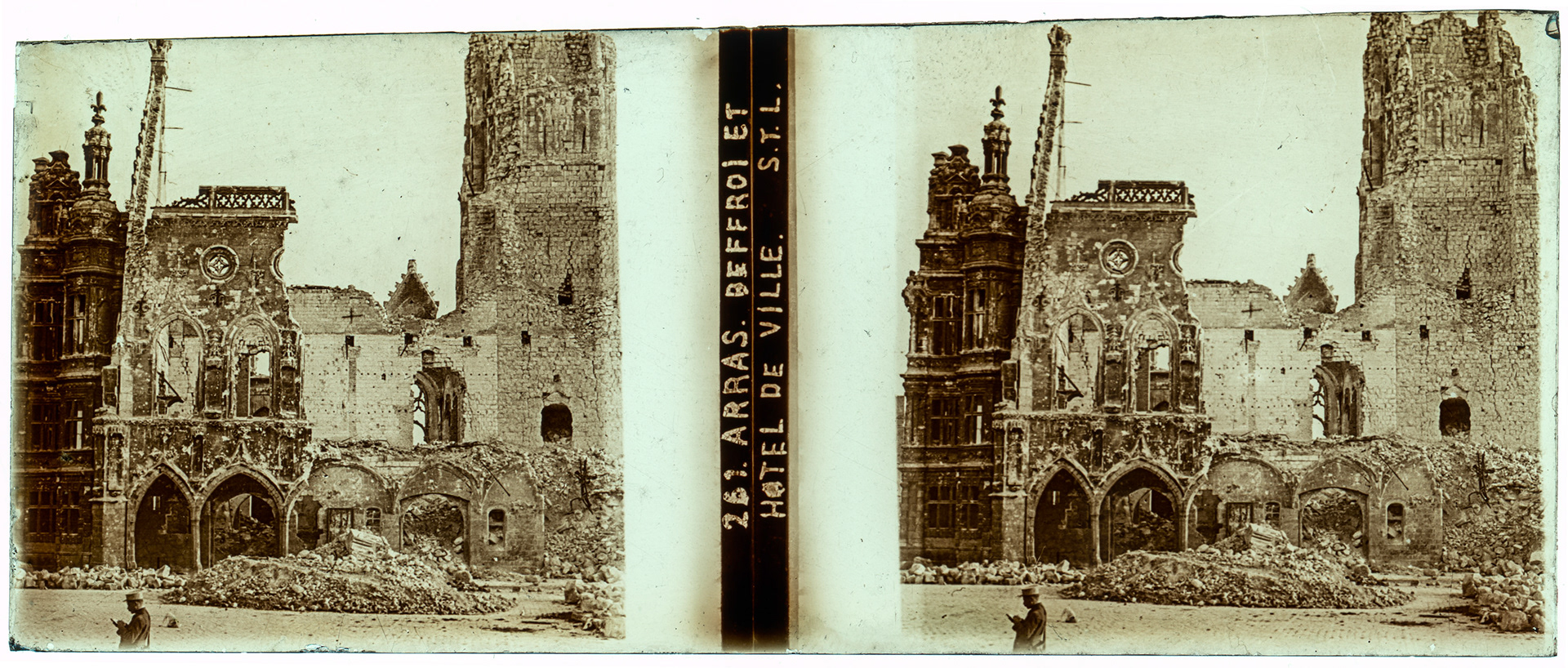 0565_ France-Arras Hotel de Ville - "261 Arras - Beffroi et Hotel de Ville STL"