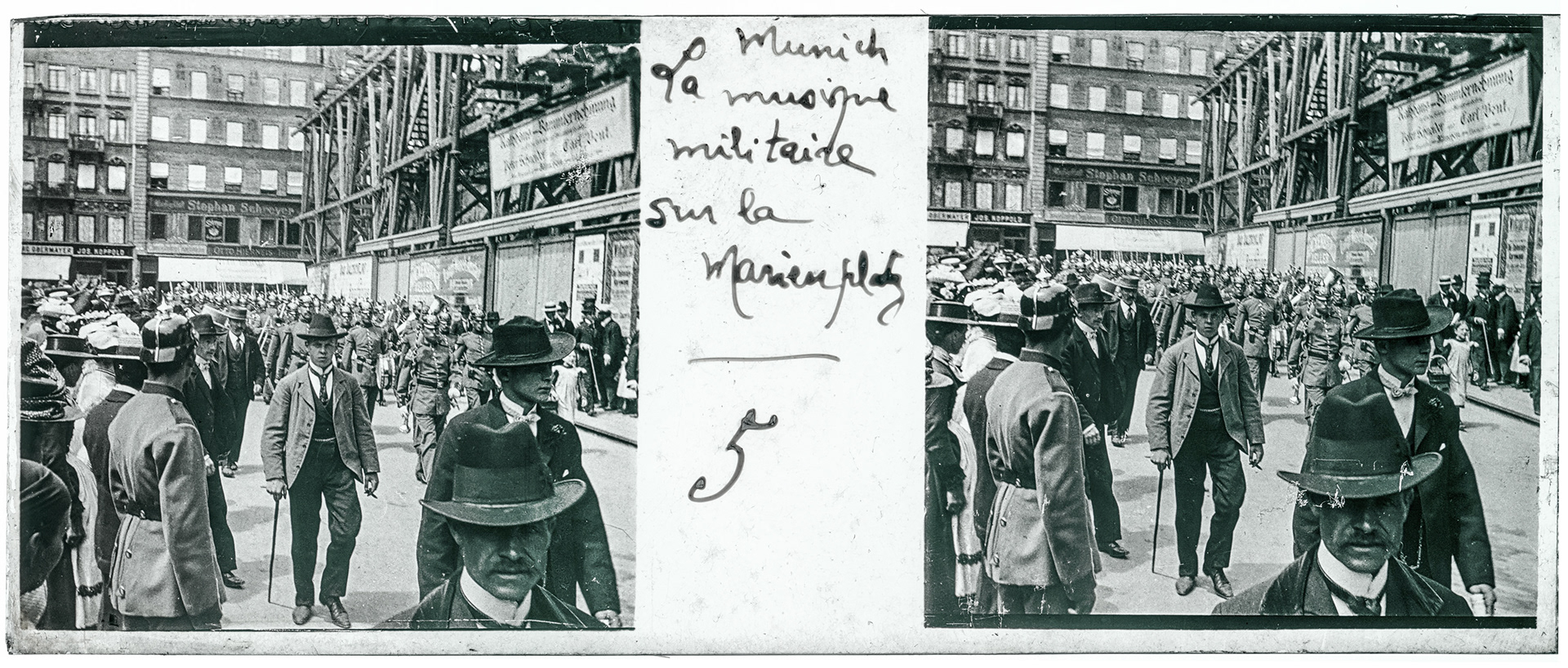 1495_ Allemagne-Munich Marienplatz - 1902 - "Munich - La musique militaire sur la Marienplatz - 5"