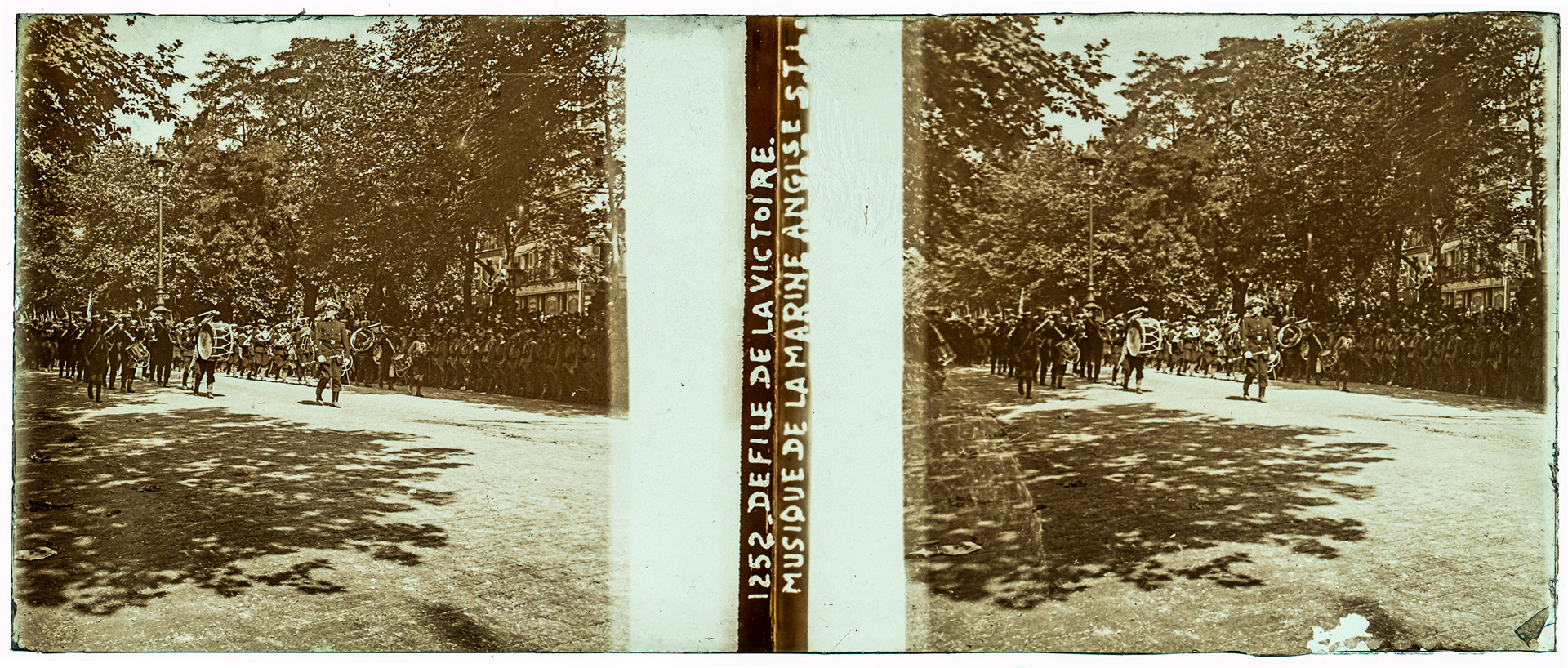 0113_ France-Paris - 14 juillet 1919 - "1252 Défilé de la VIctoire : Musique de la Marine Anglaise STL"