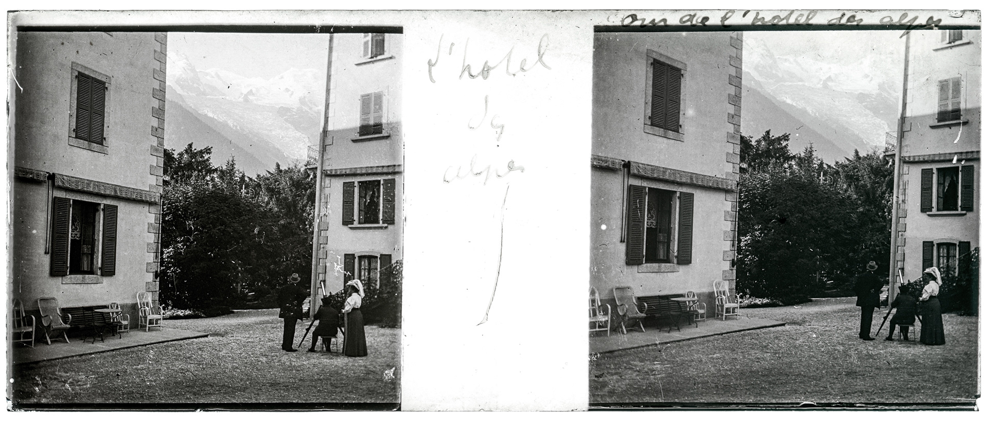 1172_ France-Chamonix hotel des alpes - 1906 - "L'hotel des alpes - Cour de l'hotel des alpes"