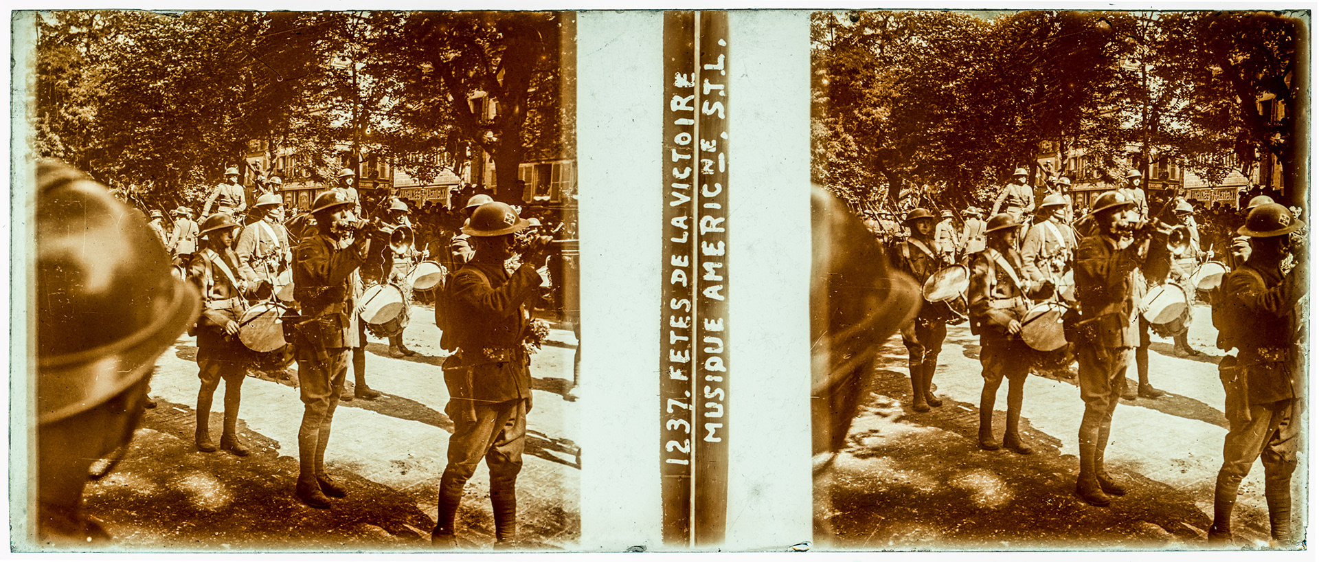 0114_ France-Paris - 14 juillet 1919 - "1237 Fêtes de la Victoire : Musique Américaine STL"