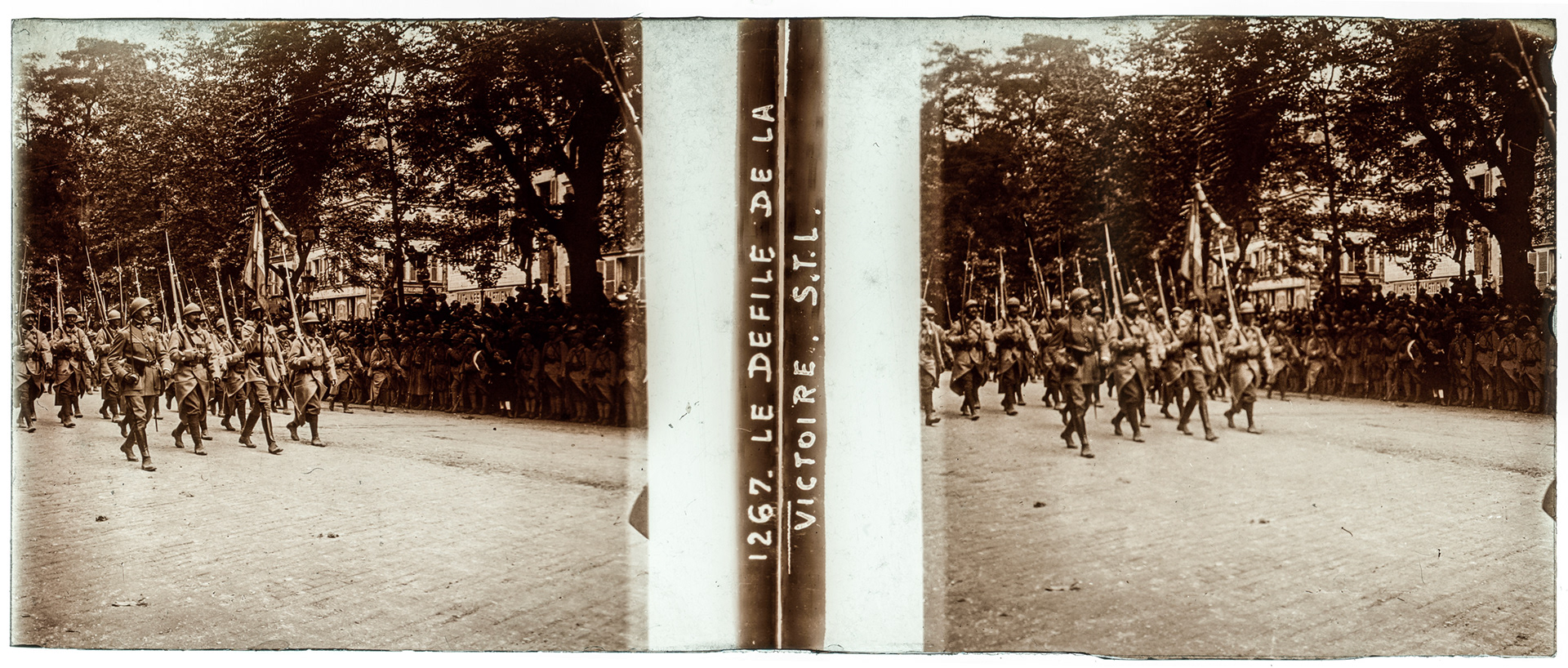 1302_ France-Paris Champs-Elysées - 14 juillet 1919 - "1267 Le défilé de la Victoire S.T.L"