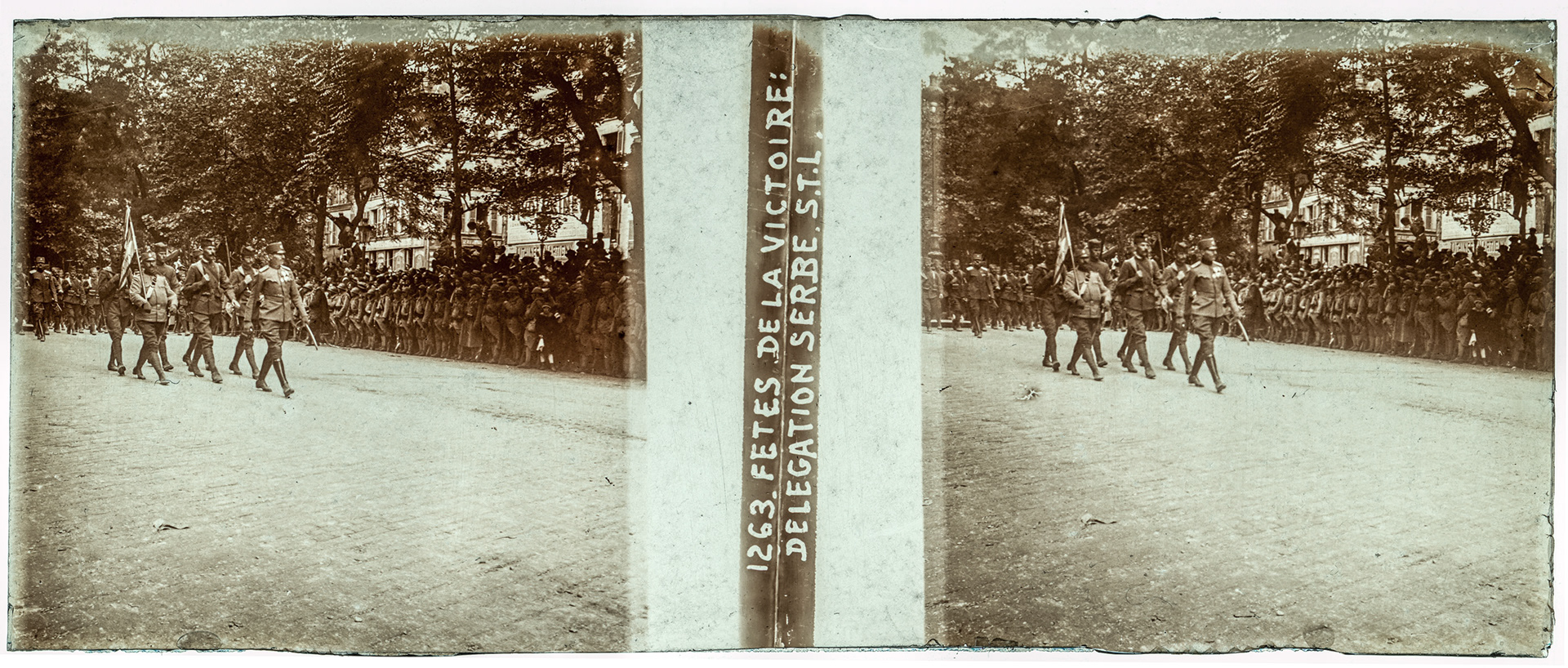 1325_ France-Paris Champs-Elysées - 14 juillet 1919 - "1263 Fêtes de la victoire : délégation serbe S.T.L"