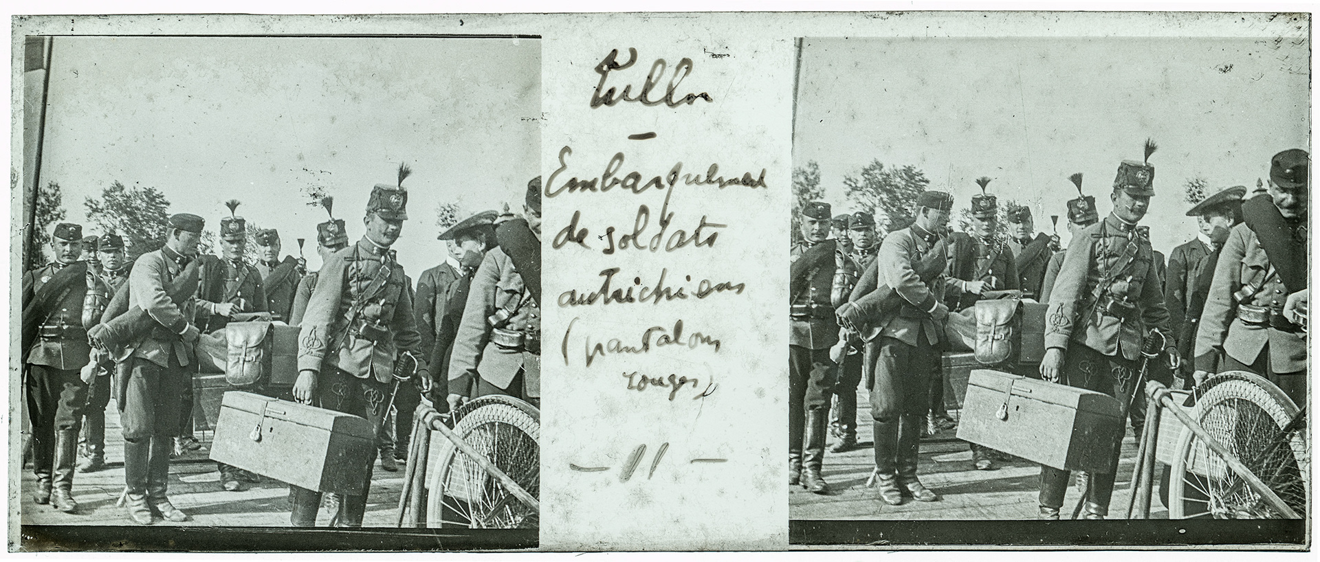0215_ Autriche - 1902 - "Pulln? - Embarquement de soldats autrichiens (pantalons rouges)"