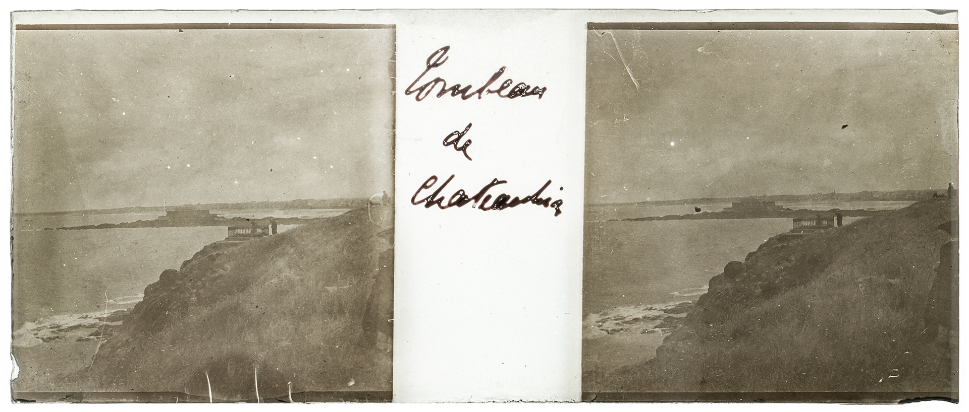 1676_ France-Saint-Malo pointe du grand Bey - "Tombeau de Chateaubriand"