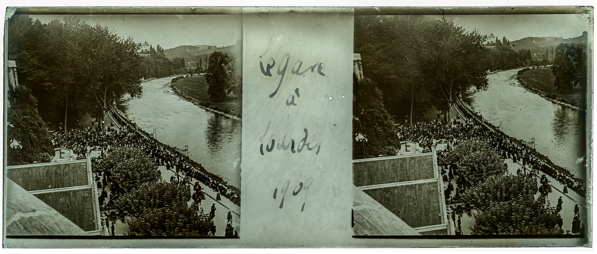 0732_ France-Lourdes Basilique Notre-Dame du Rosaire - 1909 - "Le gave à Lourdes 1909"