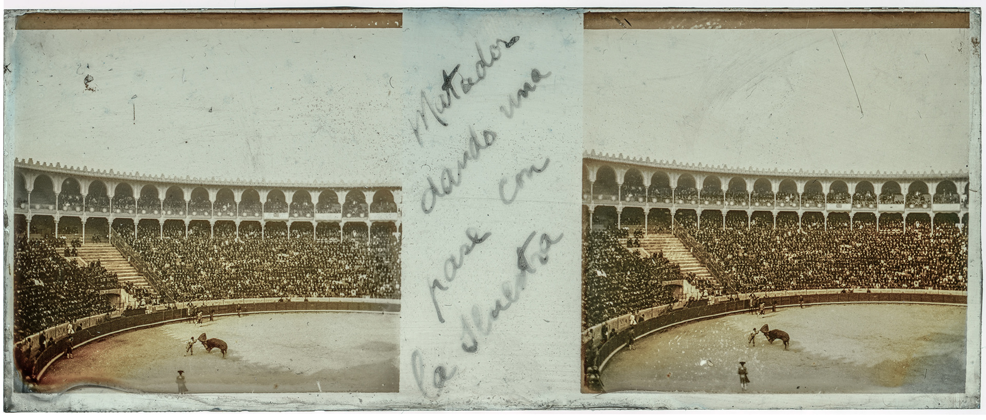 0645_ Espagne-Barcelone arène - "Matador dands una pase con la Iluestra"