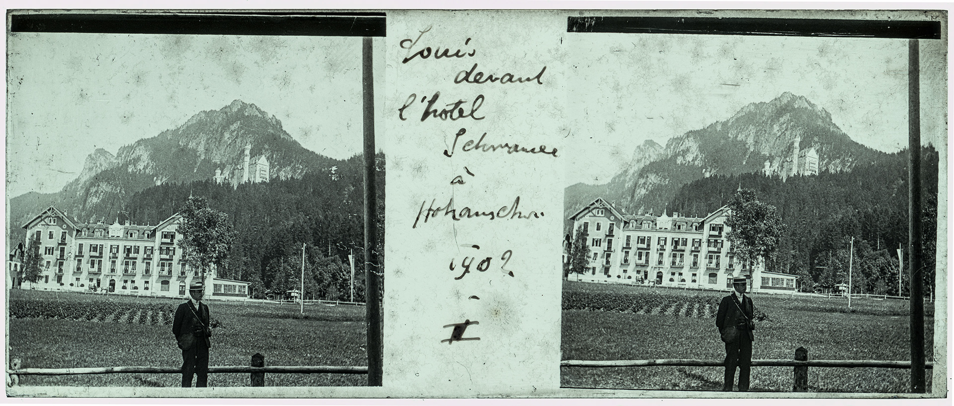 0232_ Allemagne-Schwangau Chateau de Neuschwanstein - 1902 - "Louis devant l'hotel Schwansee à Hohenschwhansee - 1902"
