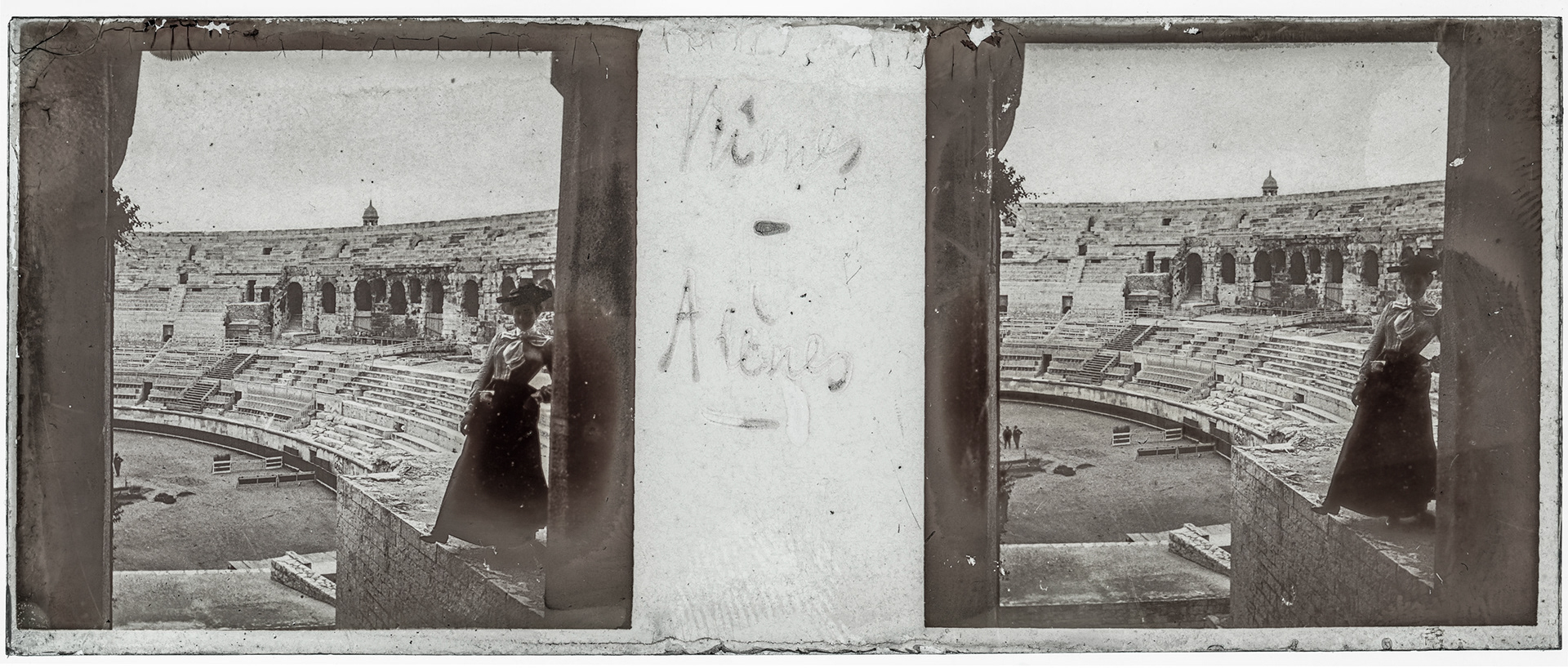 0220_ France-Nîmes Arènes - "Nîmes - Arènes"