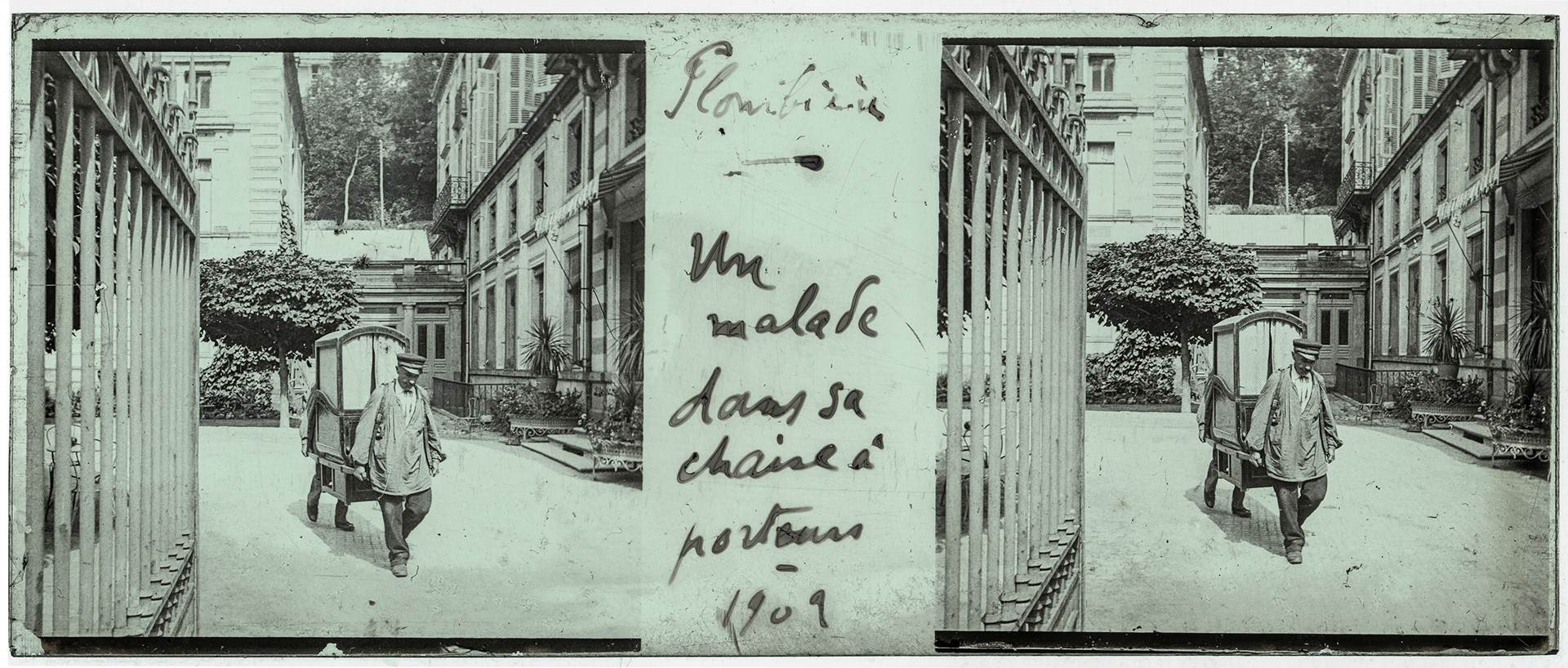 2112_ France-Plombières les bains - 1902 - "Plombière - Un malade dans sa chaise à porteurs - 1902"