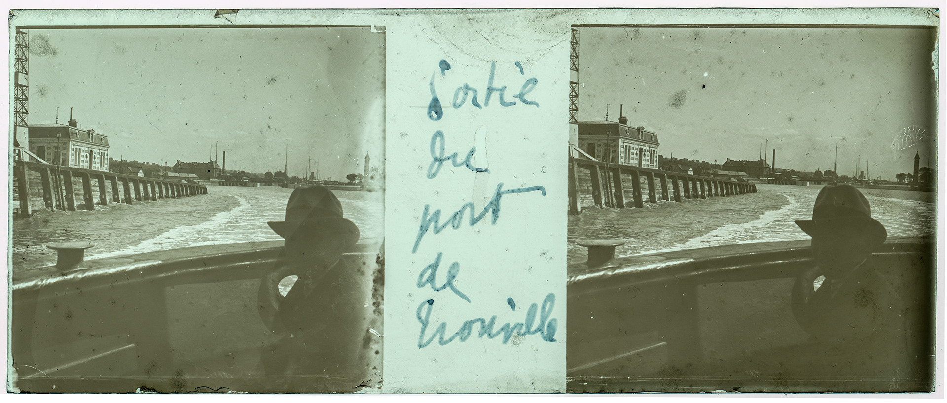 0747_ France-Trouville port - "Sortie du port de Trouville"