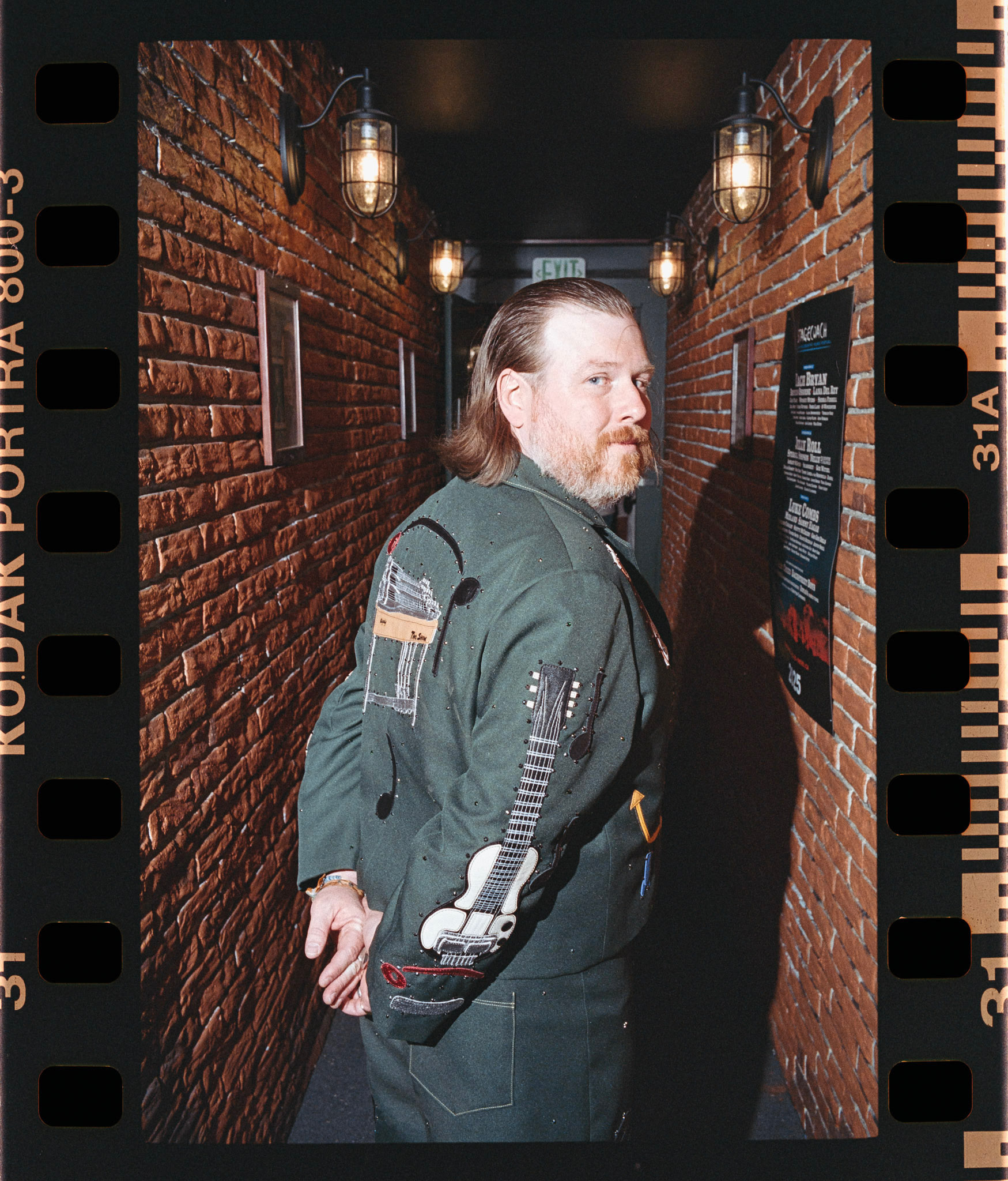 Read Connolly, steel guitar suit debuting at Stagecoach