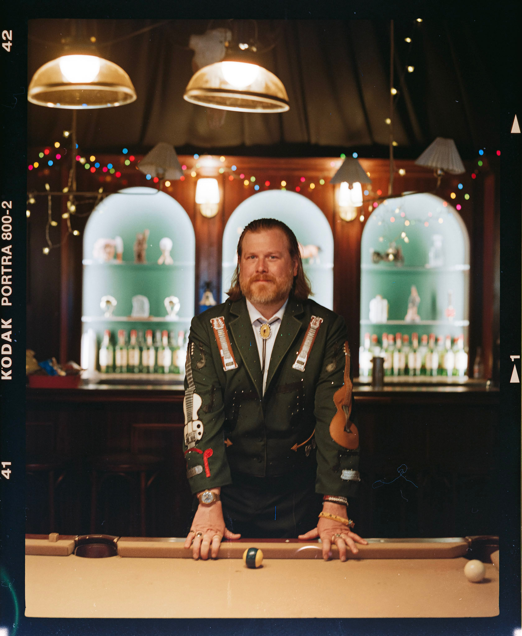 Read Connolly, steel guitar suit debuting at Stagecoach