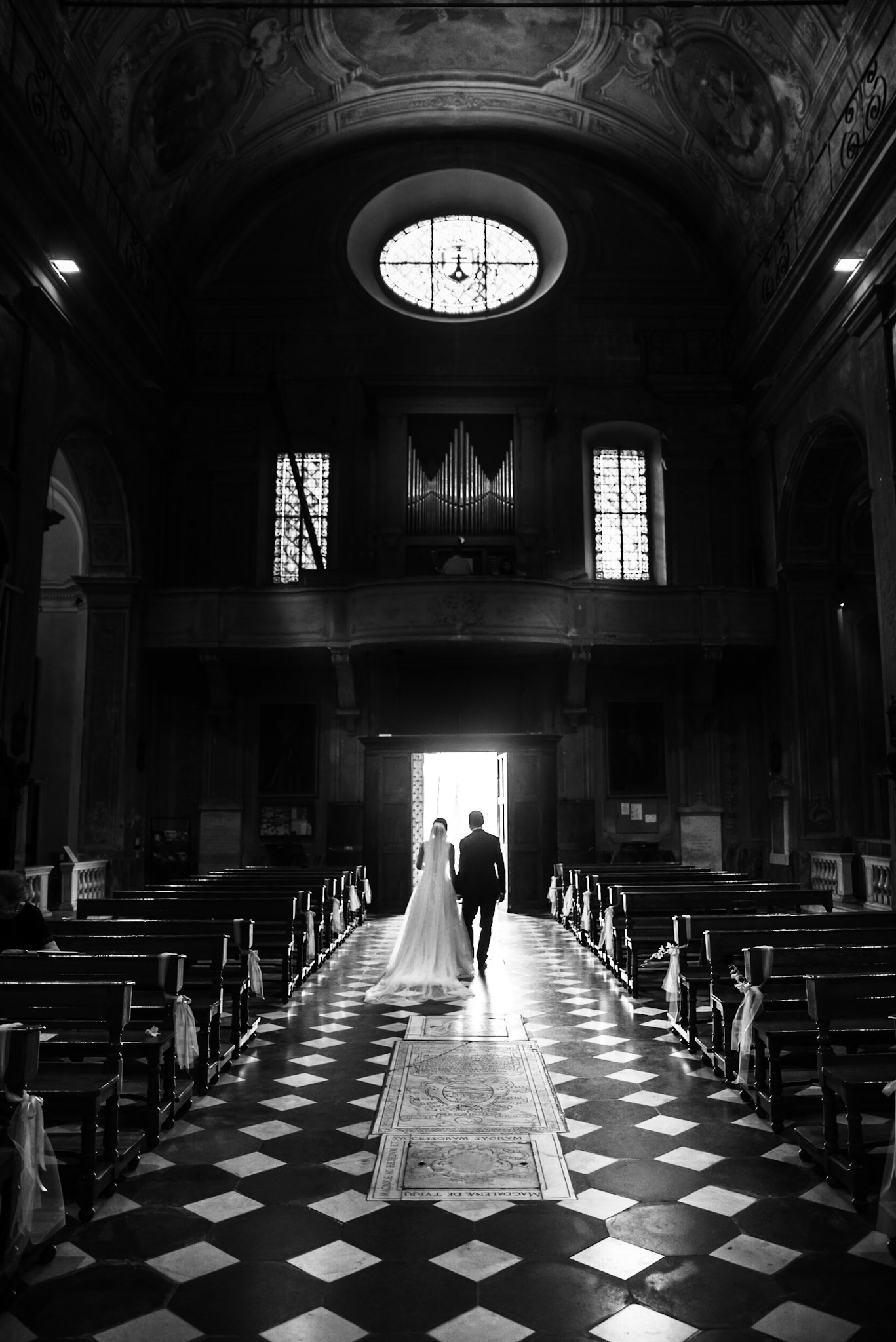 Una luce, laggiù
