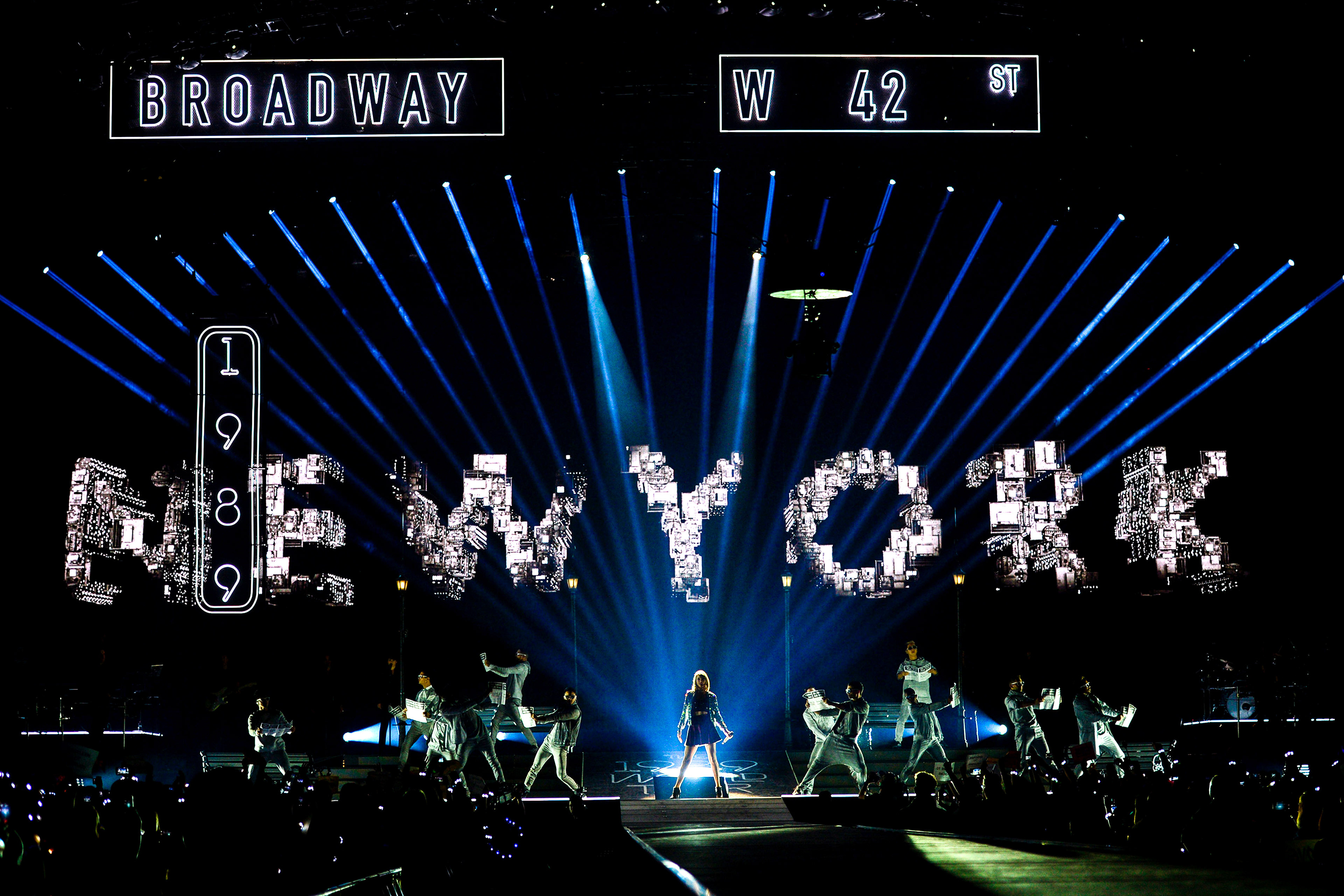 Taylor Swift performs on stage during 'The 1989 World Tour' at Lanxess Arena in Cologne, Germany, 30 June 2015. (Photo by Sascha Steinbach/Getty Images For Taylor Swift)