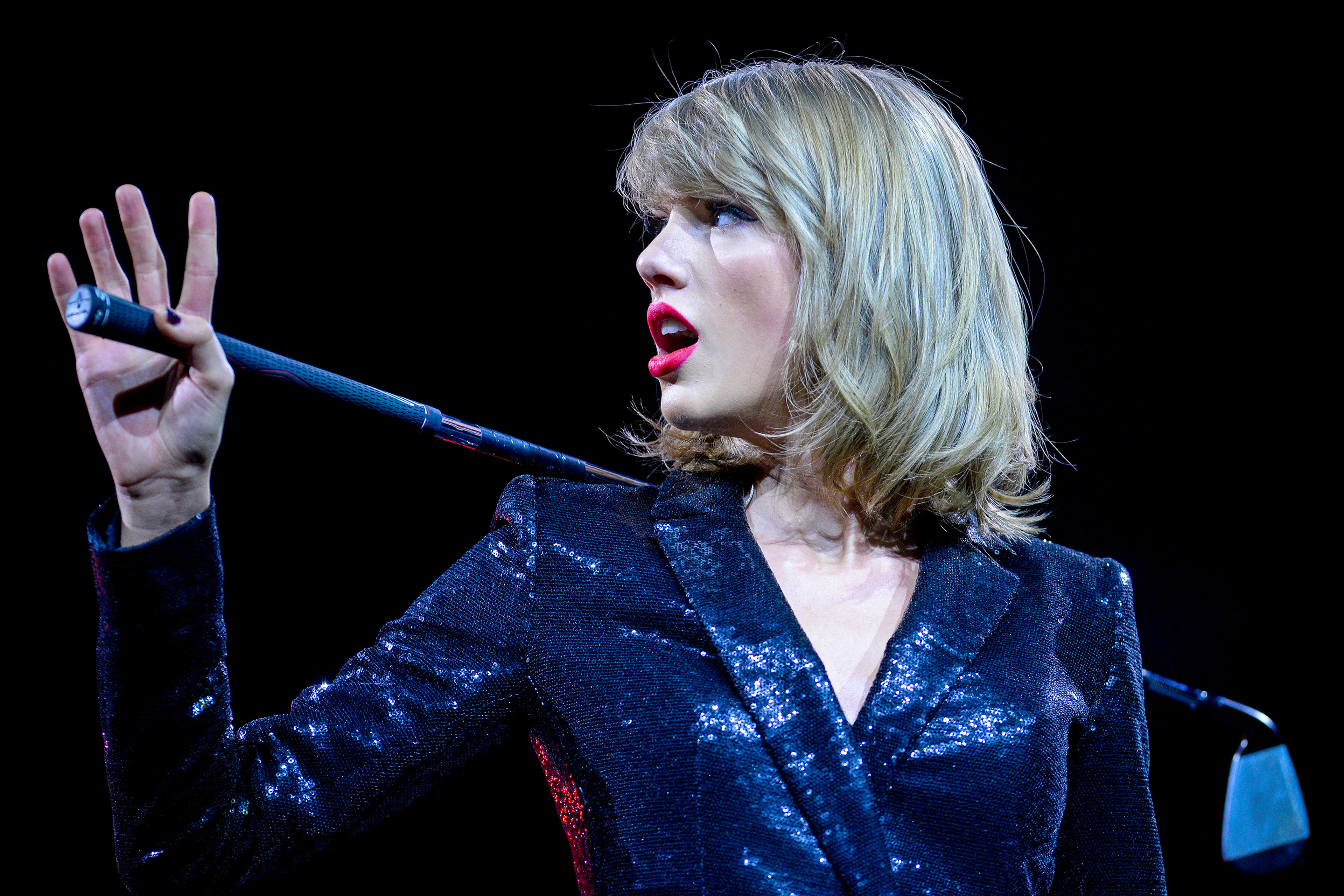 Taylor Swift performs on stage during 'The 1989 World Tour' at Lanxess Arena in Cologne, Germany, 30 June 2015. (Photo by Sascha Steinbach/Getty Images For Taylor Swift)