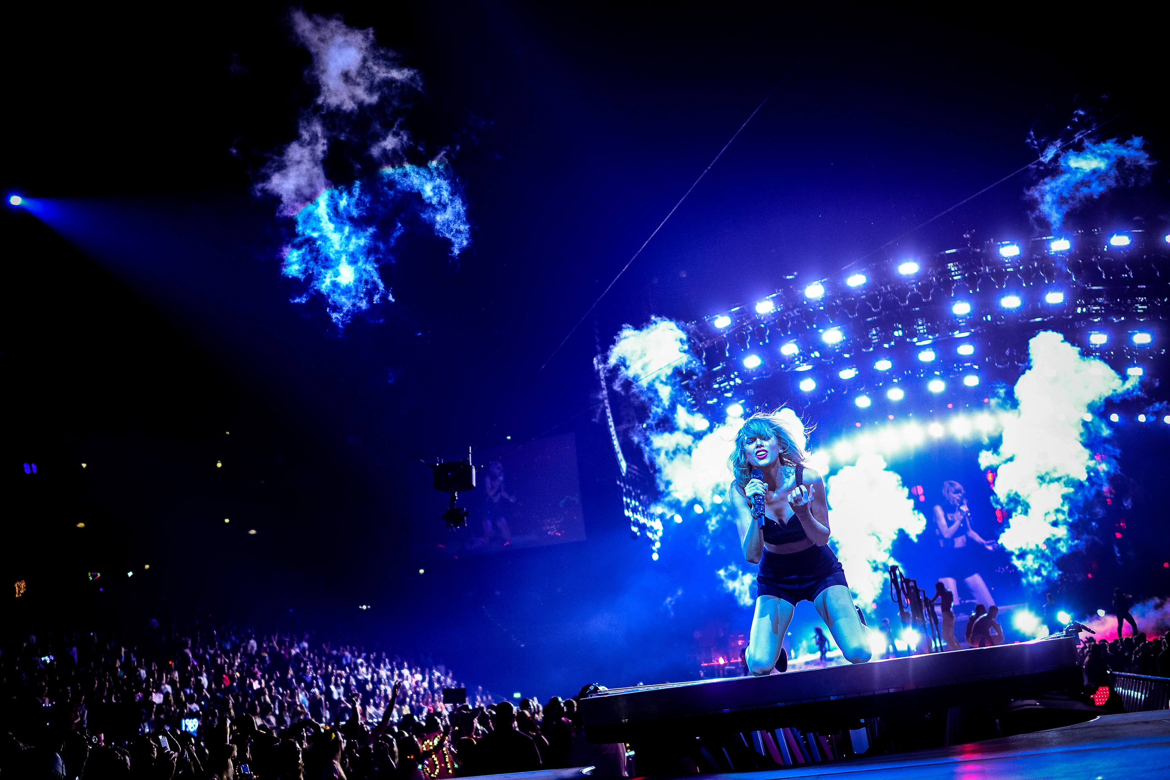 Taylor Swift performs on stage during 'The 1989 World Tour' at Lanxess Arena in Cologne, Germany, 30 June 2015. (Photo by Sascha Steinbach/Getty Images For Taylor Swift)