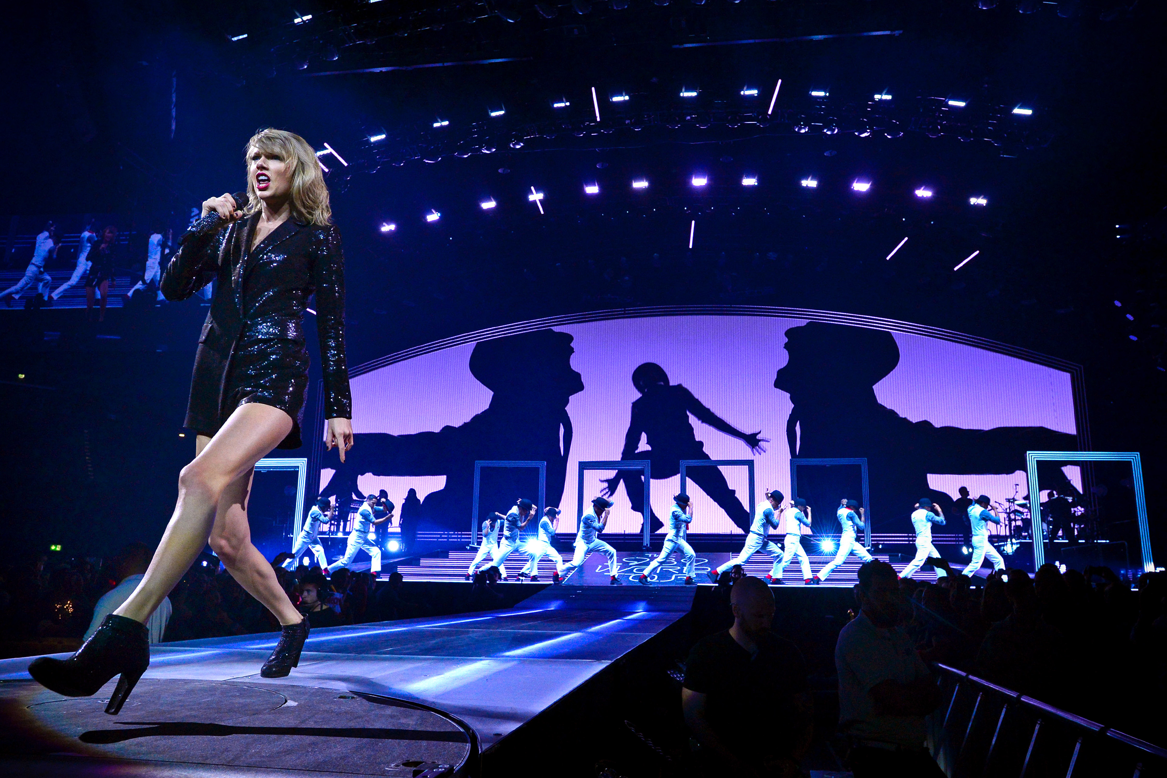 Taylor Swift performs on stage during 'The 1989 World Tour' at Lanxess Arena in Cologne, Germany, 30 June 2015. (Photo by Sascha Steinbach/Getty Images For Taylor Swift)