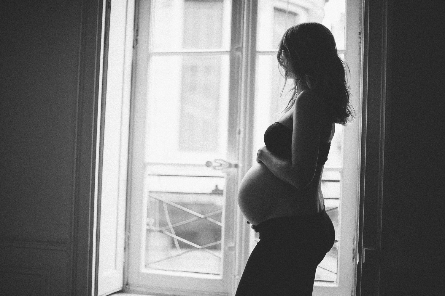 Photo femme enceinte noir et blanc Lyon