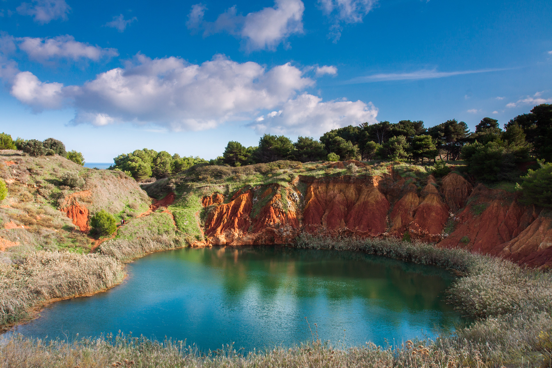 Lake into a bauxite cave