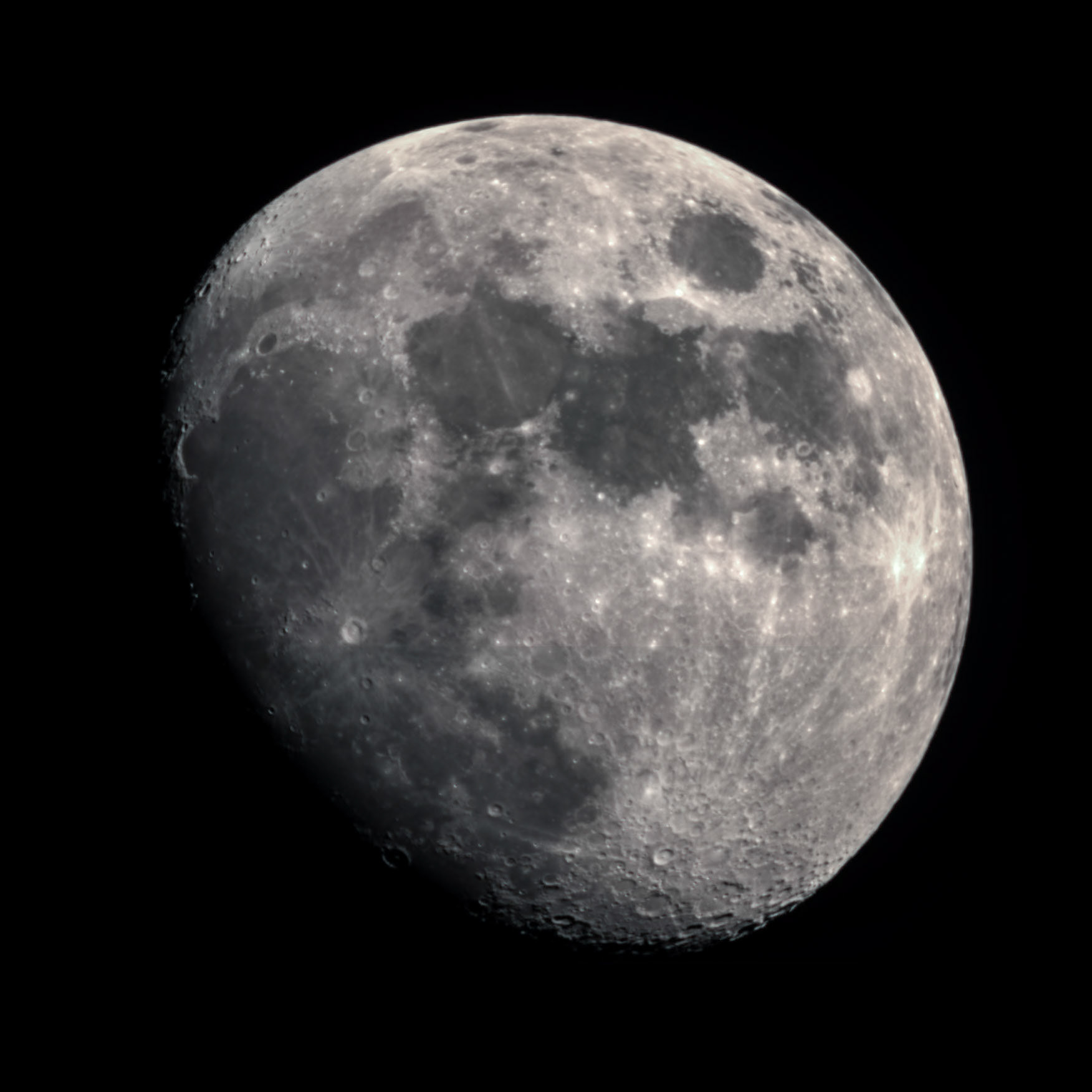 La Lune se dévoile