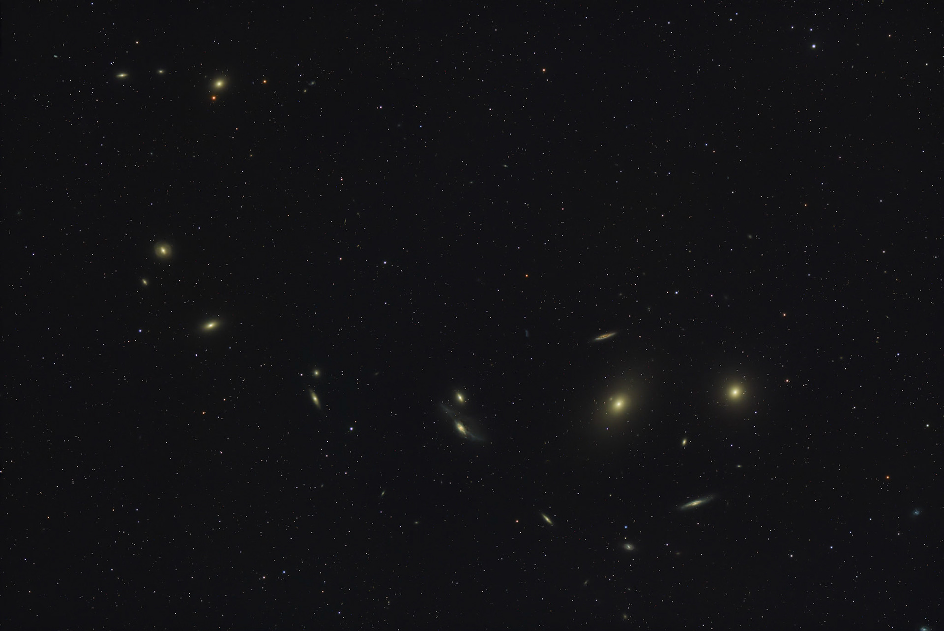 La chaine de Markarian, plus de 60 galaxies sont ici présentes